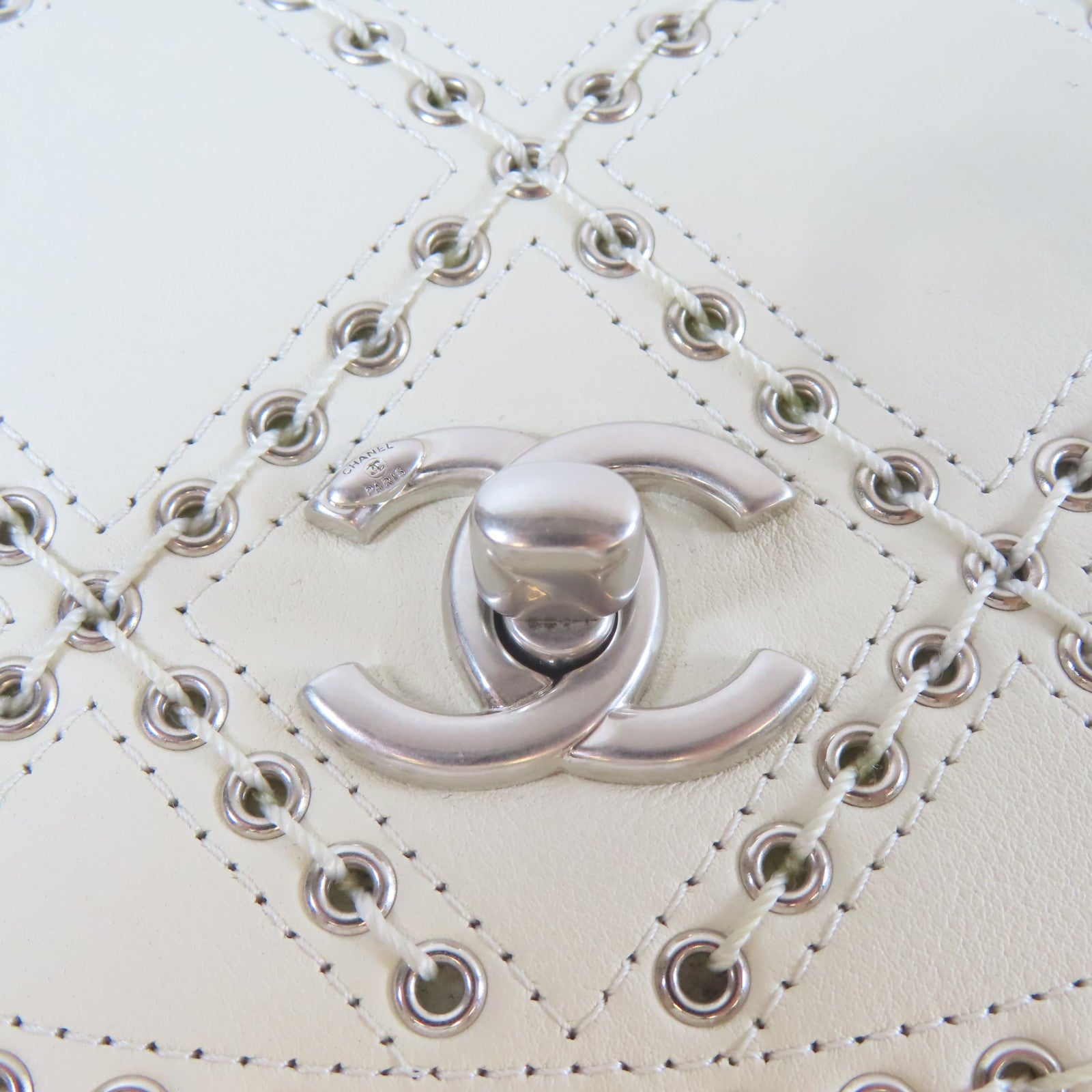 CHANEL 【激減優惠】菱格牛皮皮革Chain Shoulder銀扣鏈帶肩背袋白色