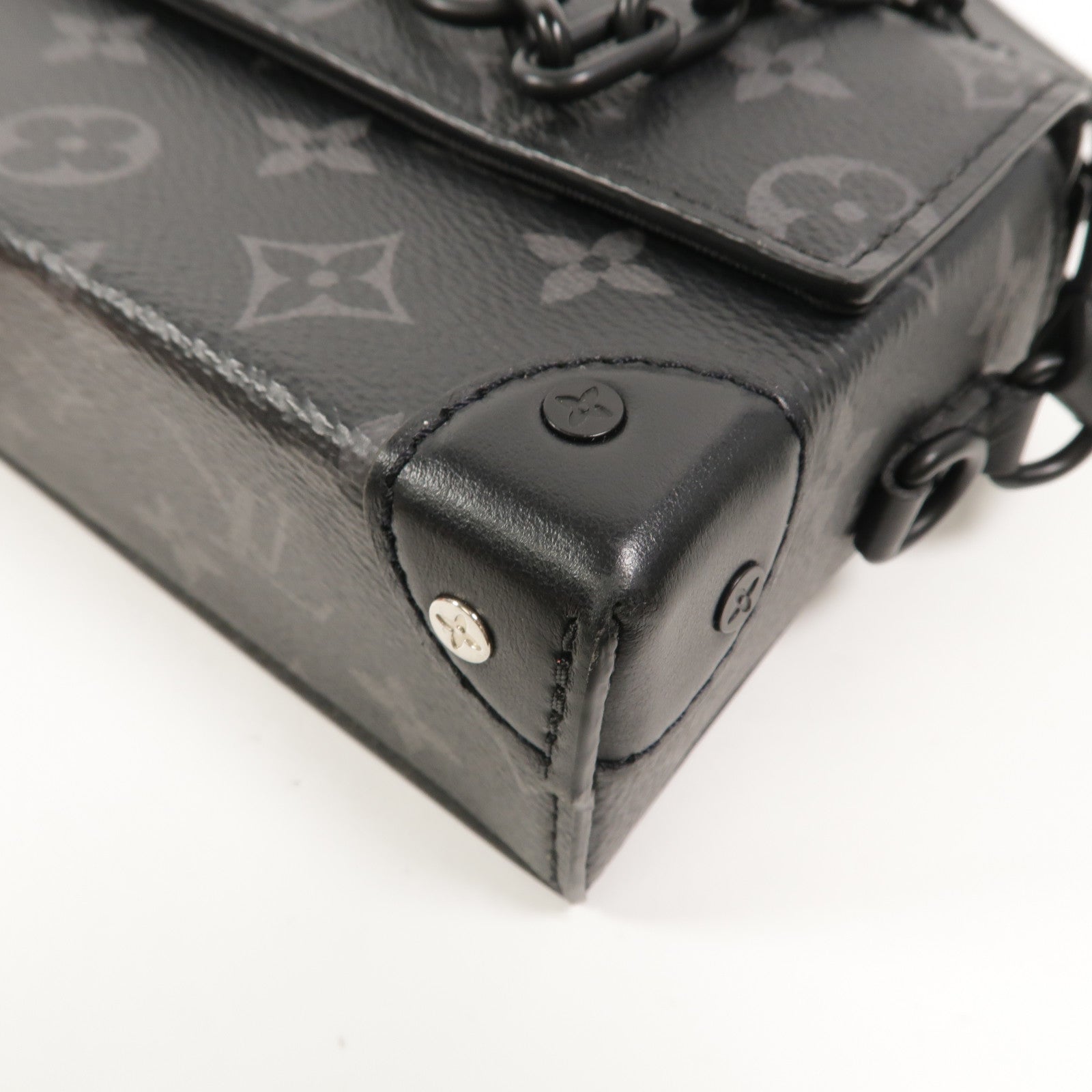 LOUIS VUITTON Monogram Eclipse Steamer Wearable Wallet肩背袋