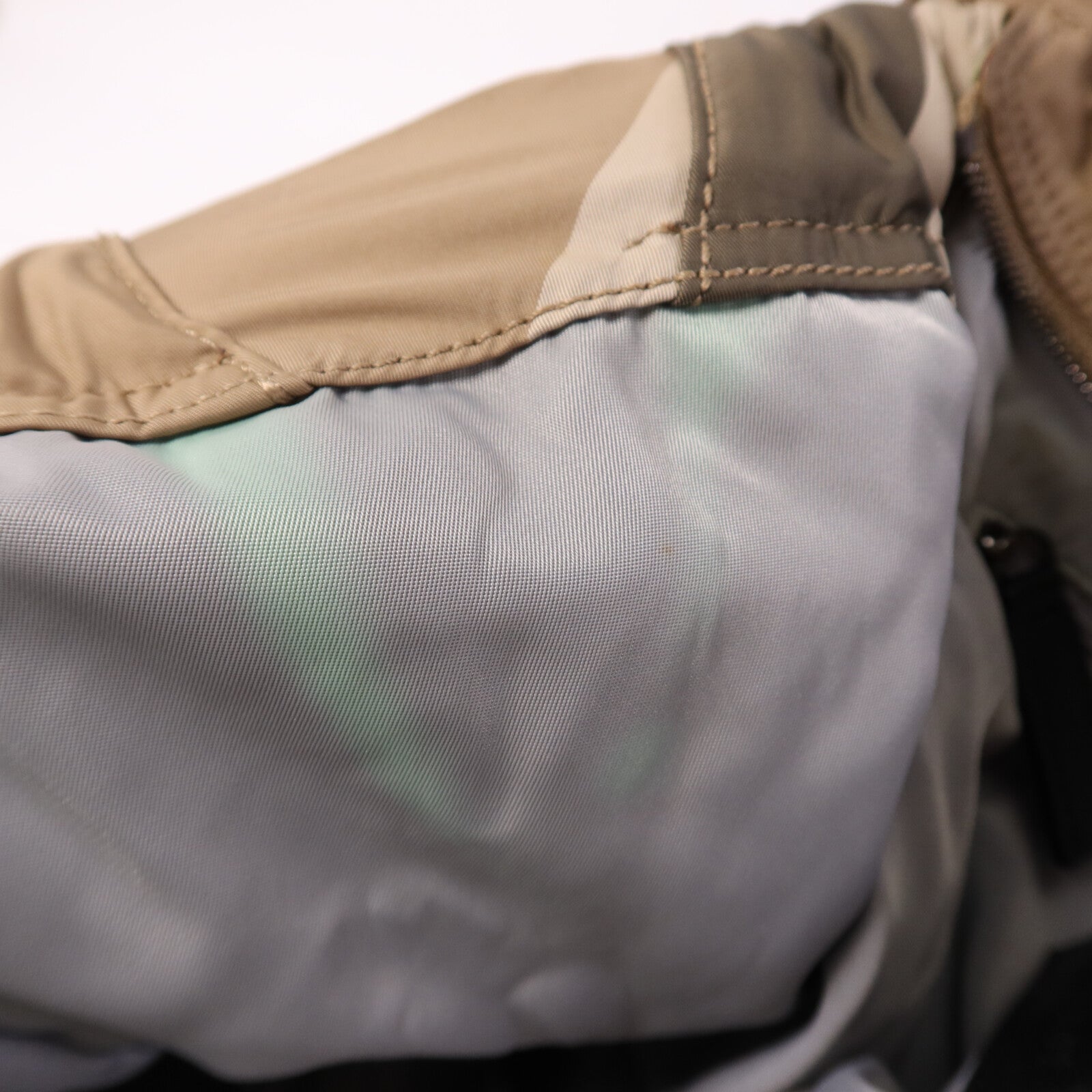 BURBERRY 尼龍Buckleigh Tote肩背袋