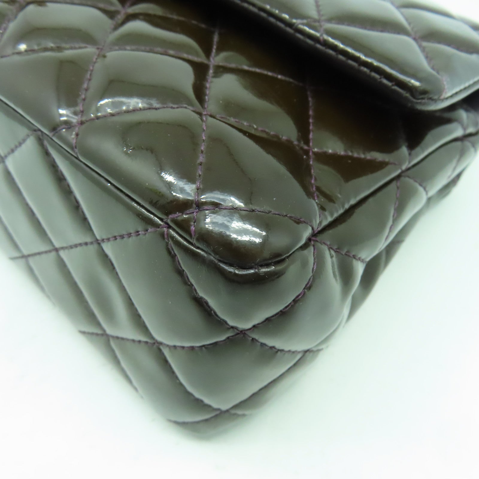 CHANEL 【清倉大減價】菱格漆皮皮革Classic 25cm銀扣鏈帶肩背袋啡色