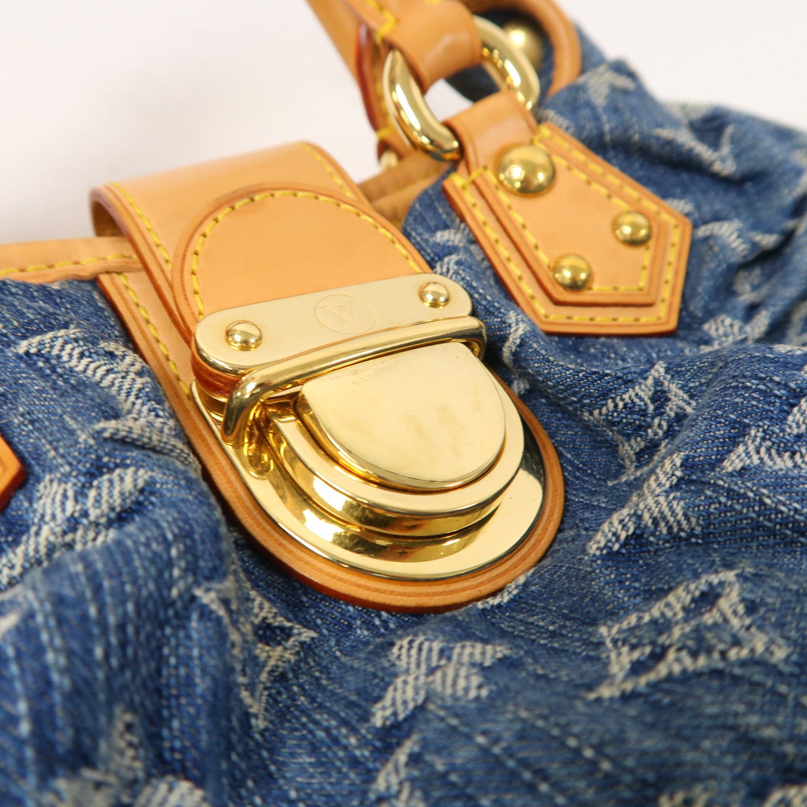 LOUIS VUITTON Monogram Denim Pleaty金扣手挽袋藍色