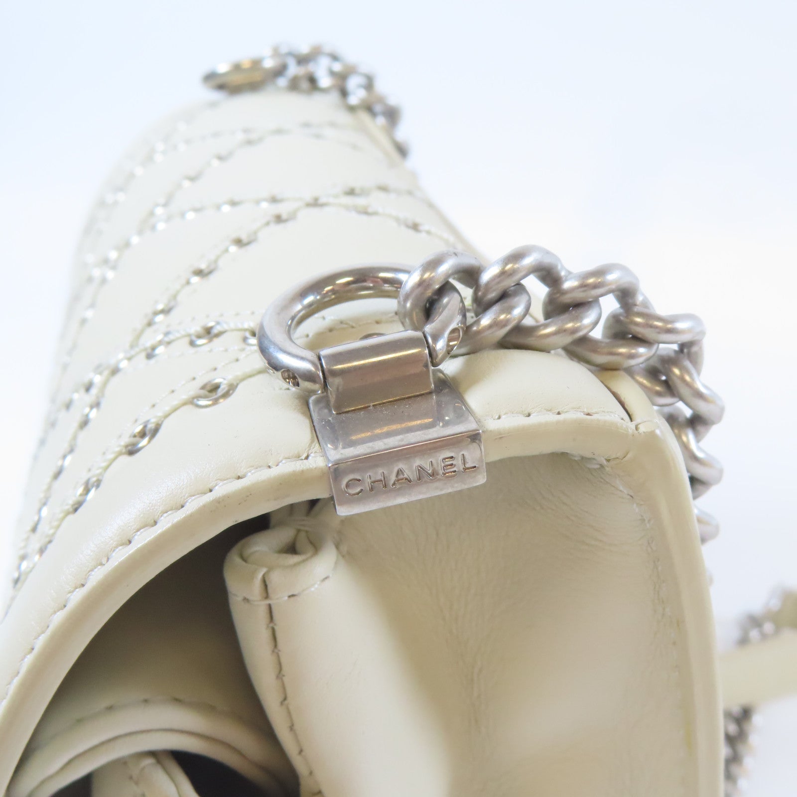 CHANEL 【激減優惠】菱格牛皮皮革Chain Shoulder銀扣鏈帶肩背袋白色