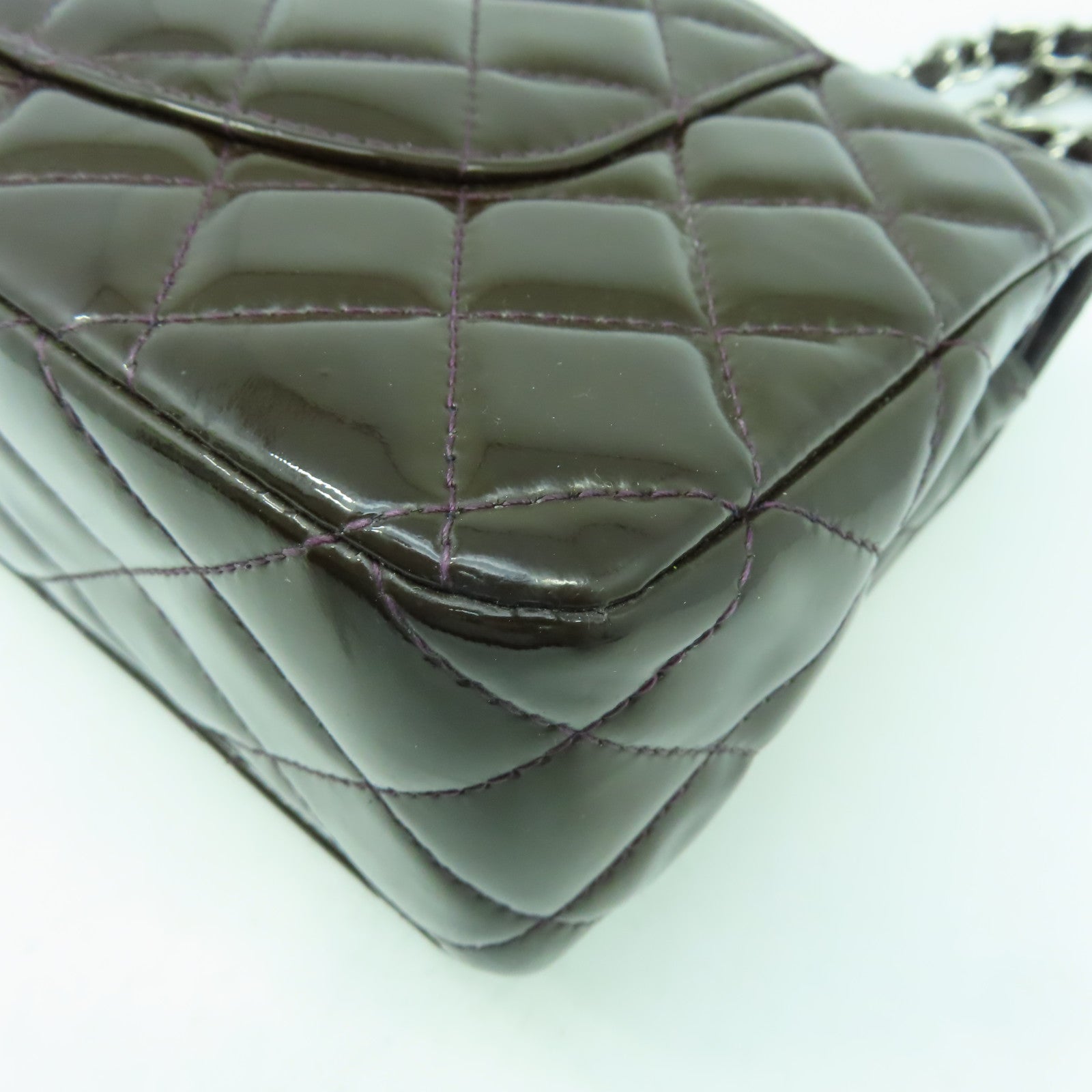 CHANEL 【清倉大減價】菱格漆皮皮革Classic 25cm銀扣鏈帶肩背袋啡色