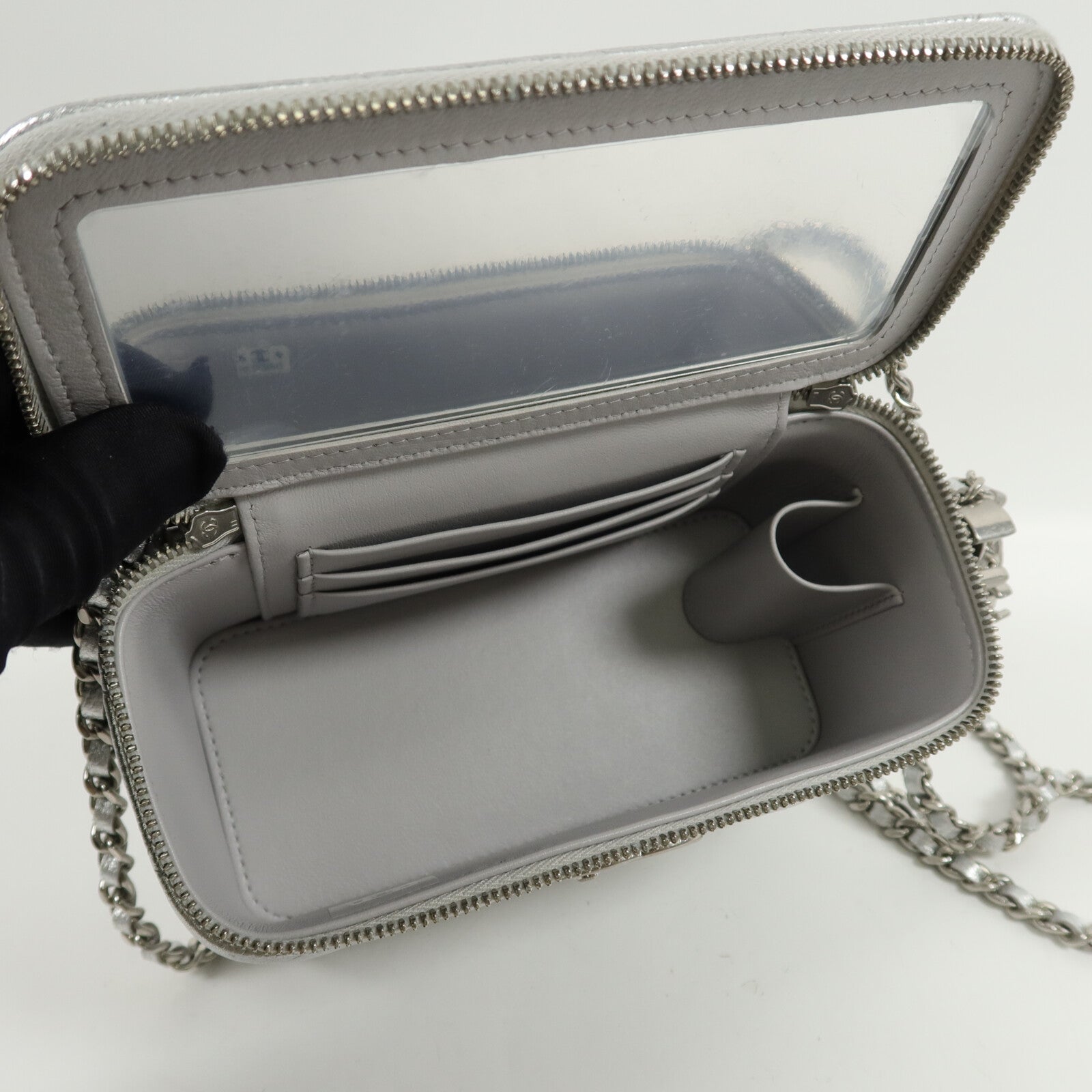 CHANEL 牛皮皮革25B Vanity Case鏈帶肩背袋