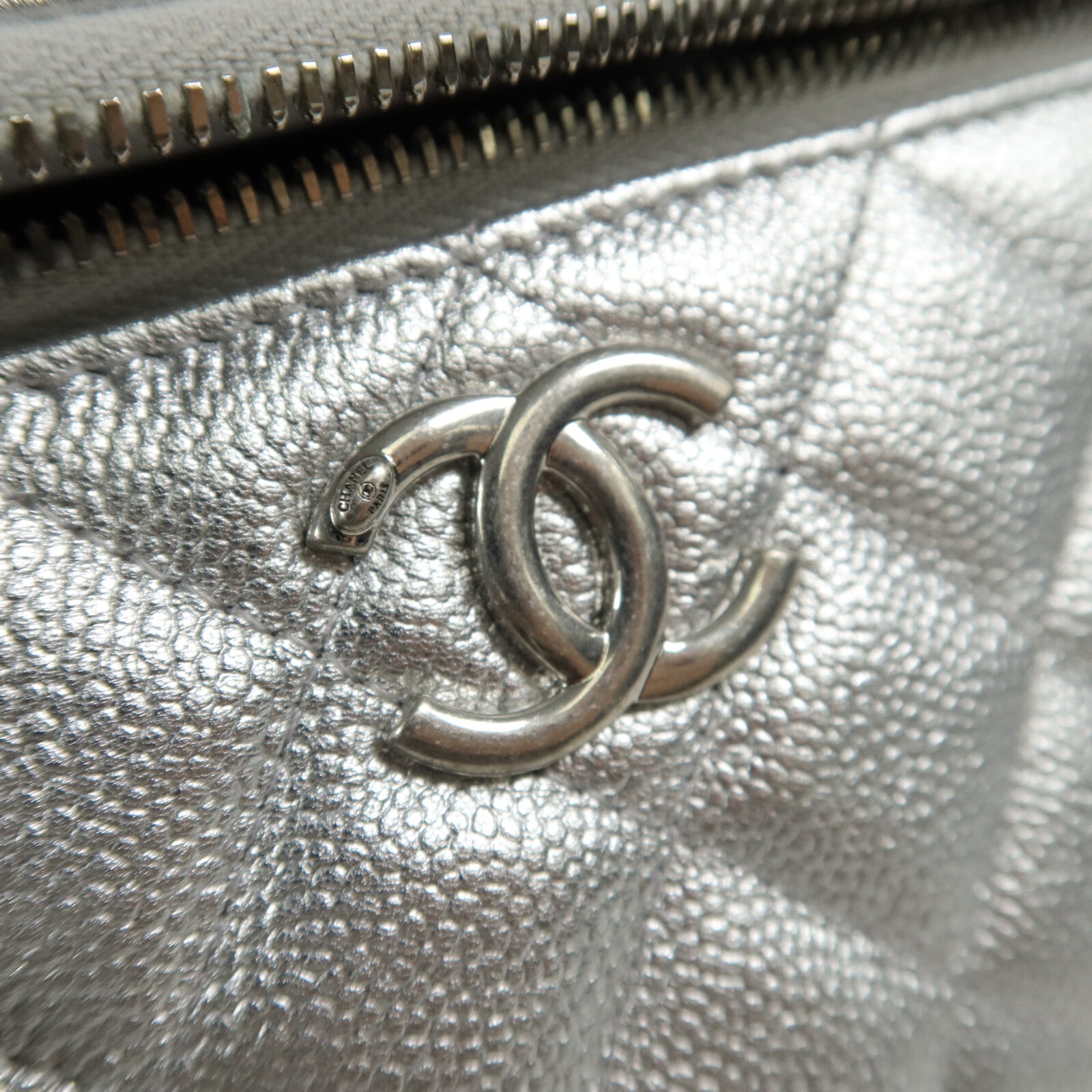 CHANEL 牛皮皮革25B Vanity Case鏈帶肩背袋