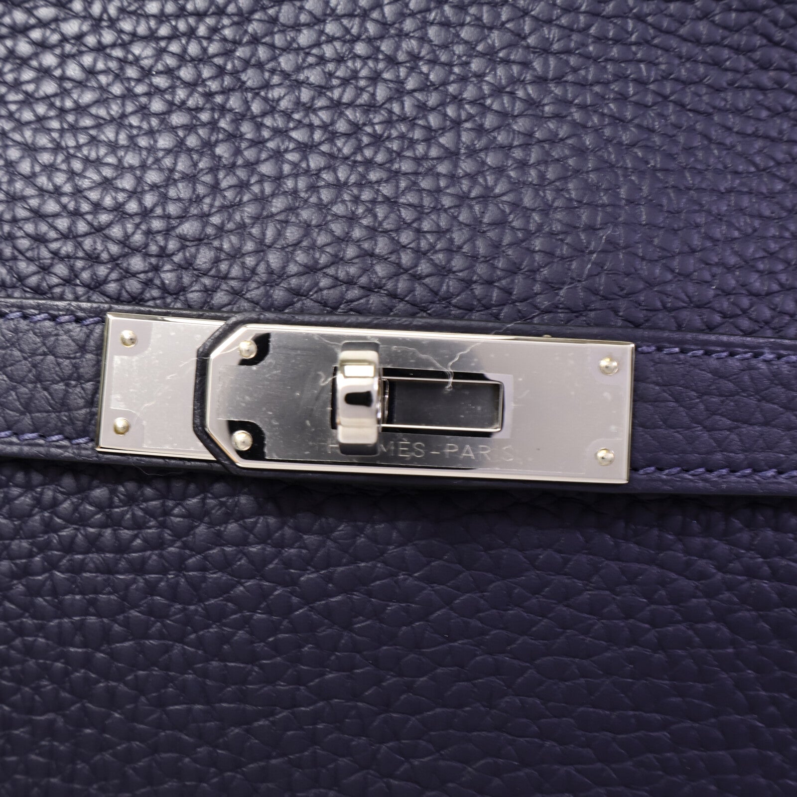 HERMES Clemence皮革Jypsiere 28肩背袋Blue Nuit