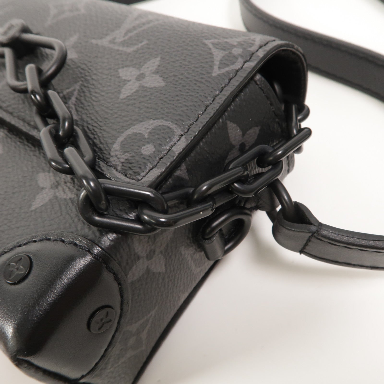 LOUIS VUITTON Monogram Eclipse Steamer Wearable Wallet肩背袋