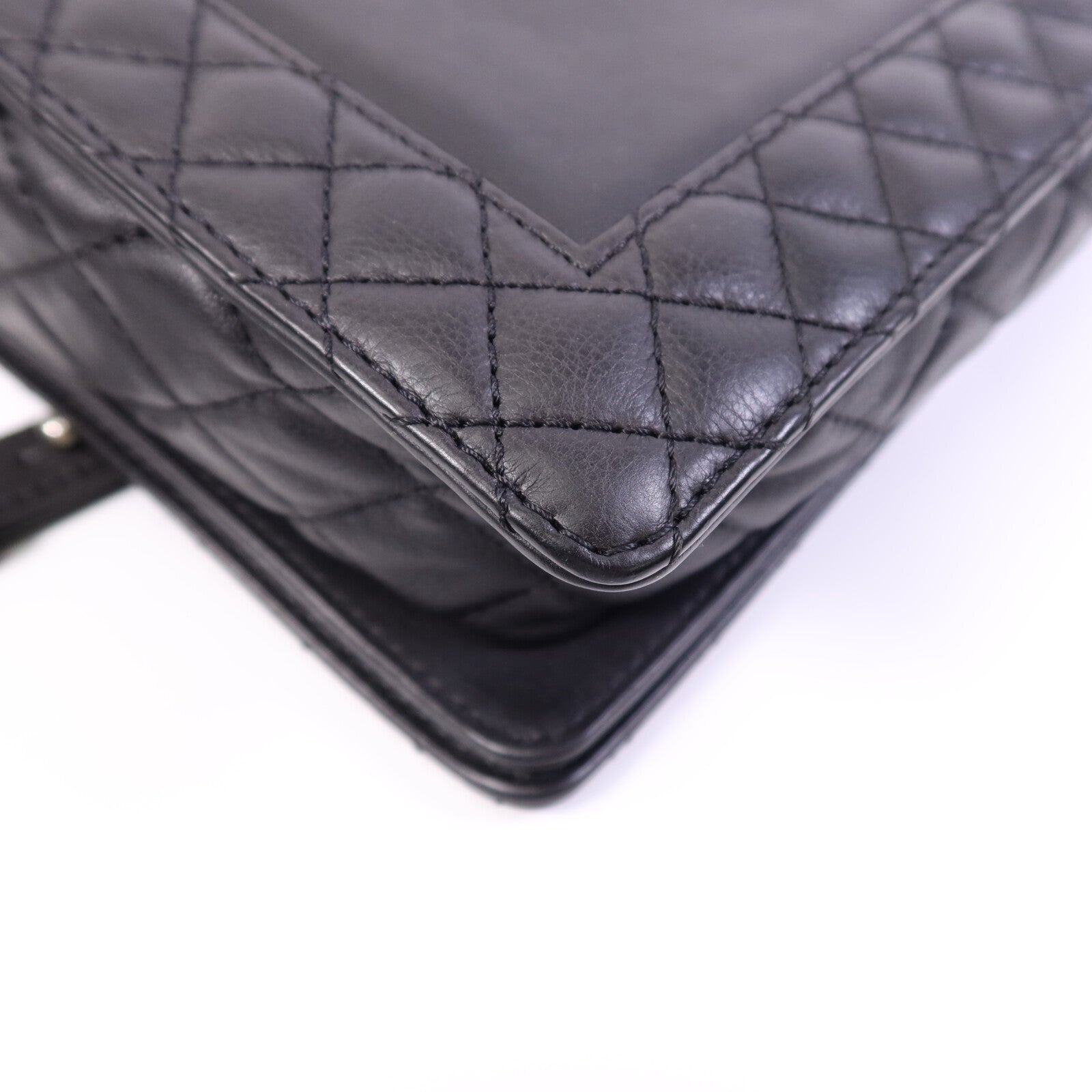 CHANEL 牛皮皮革Boy 28銀扣鏈帶肩背袋