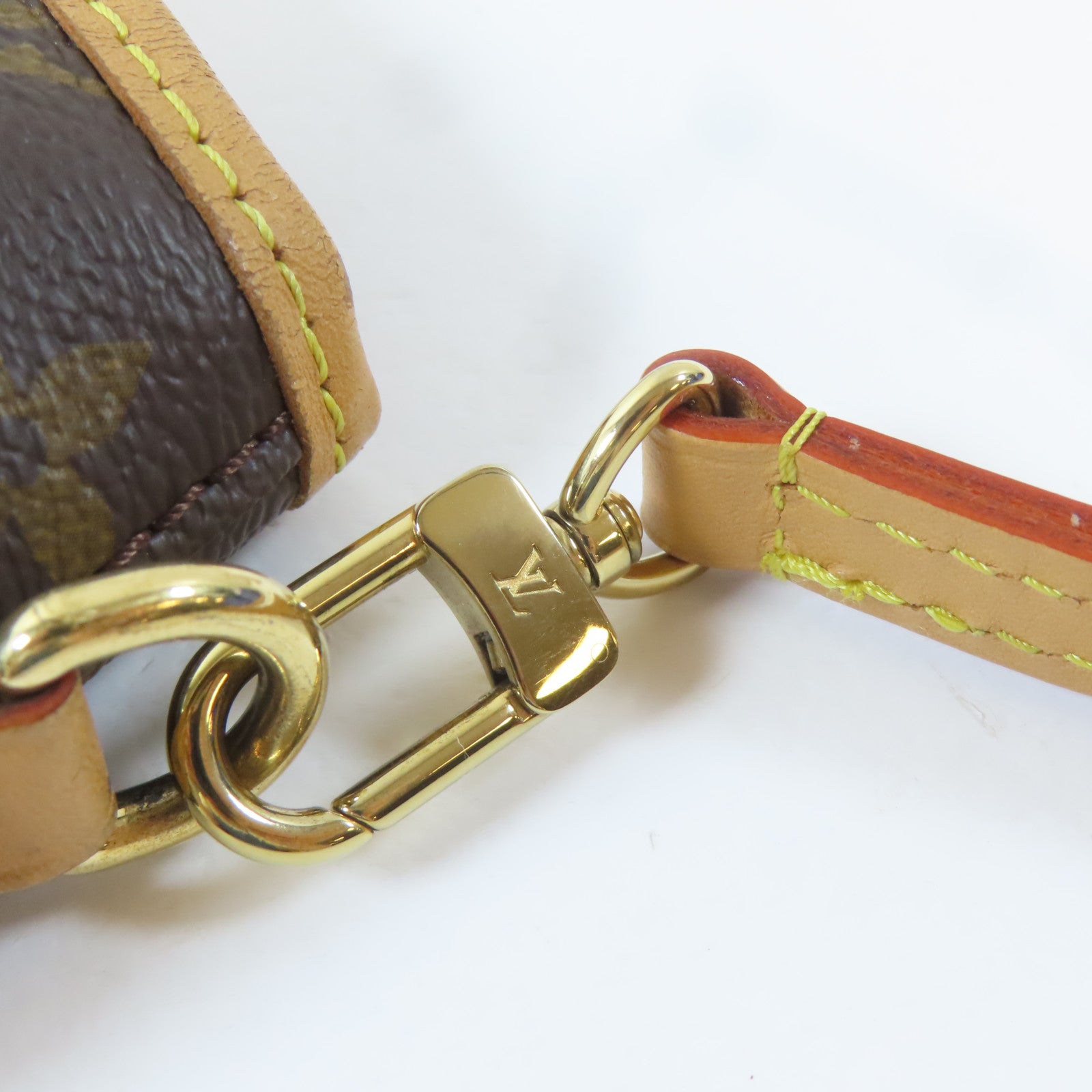 LOUIS VUITTON 【激減優惠】Monogram Fold Me Pouch金扣肩背袋啡色