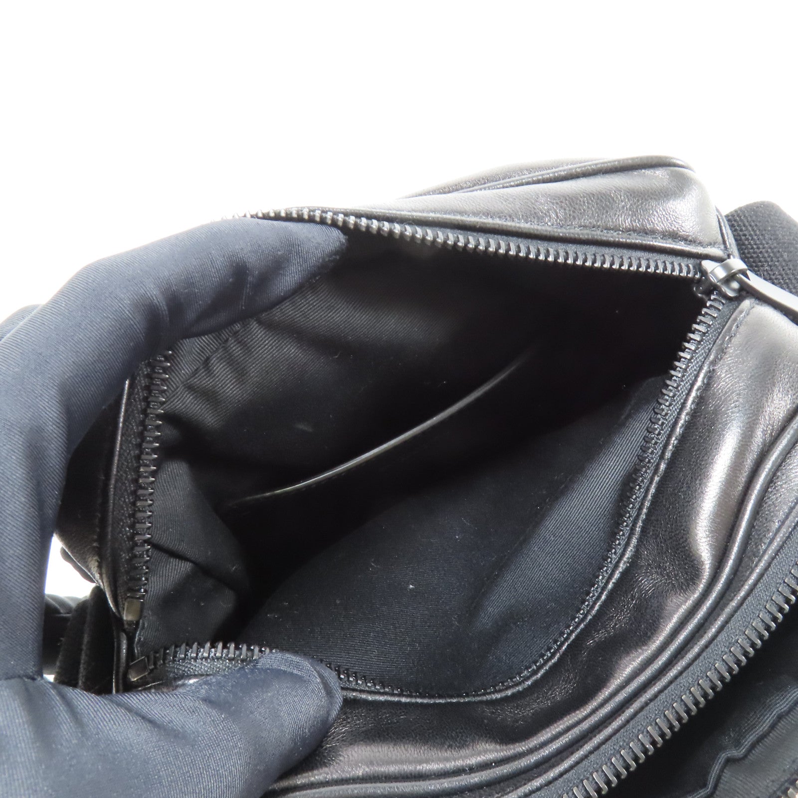 SAINT LAURENT 羊皮皮革Niki Cube肩背袋