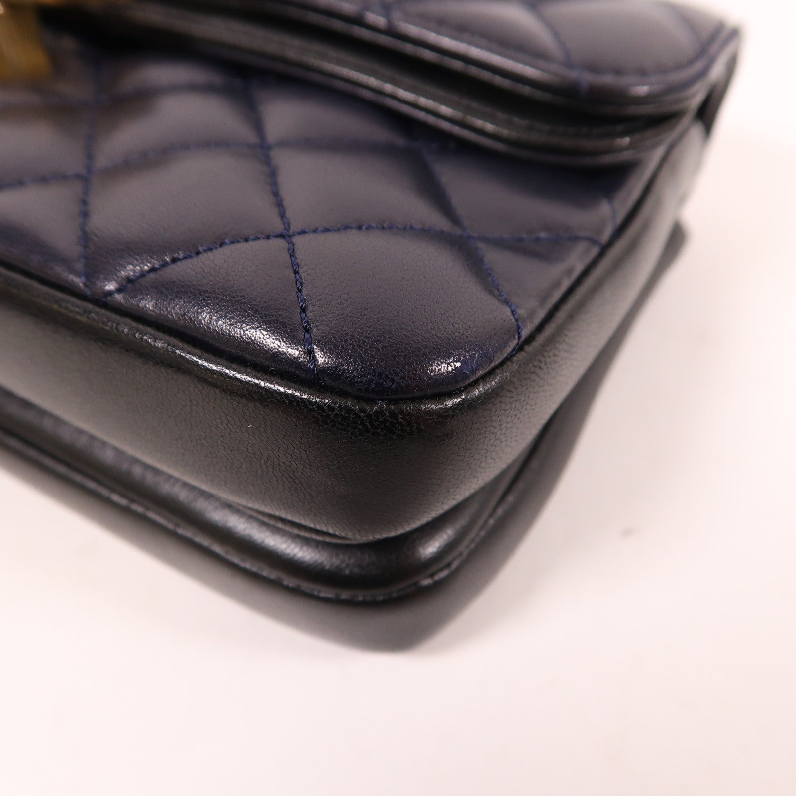 CHANEL 羊皮皮革Chain Shoulder金扣鏈帶肩背袋