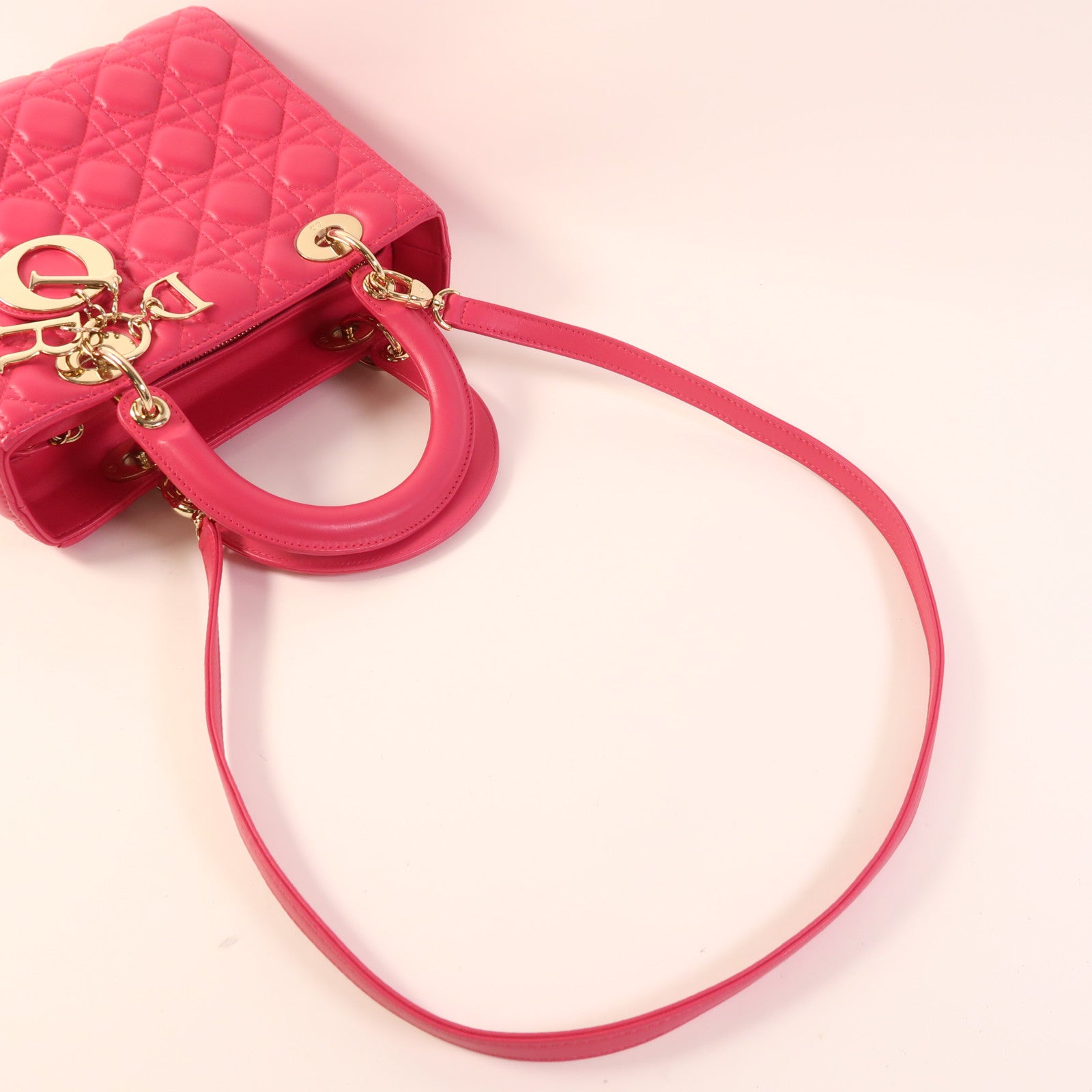 Dior 羊皮皮革Medium Lady Dior金扣手挽肩背兩用袋