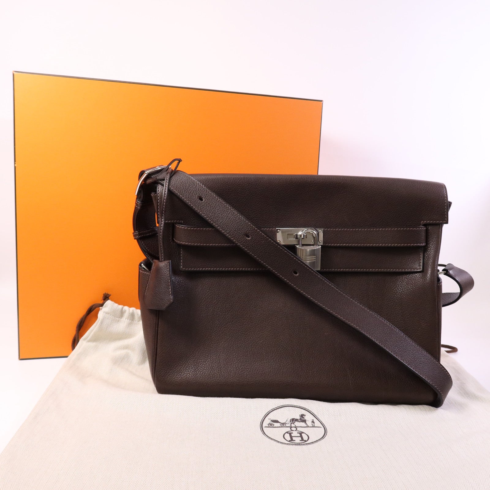 HERMES Barenia皮革Kelly Messenger GM銀扣肩背袋Rouge H