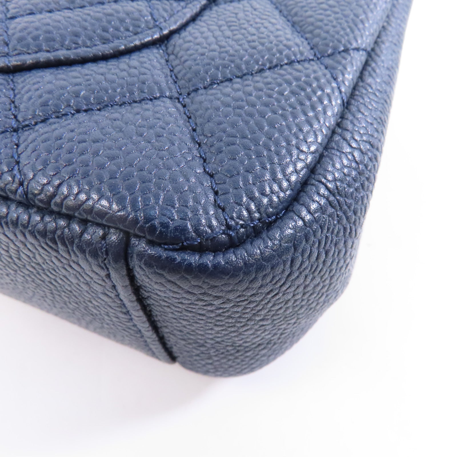 CHANEL 菱格牛皮皮革Chain Shoulder金扣鏈帶肩背袋深藍色/黑色