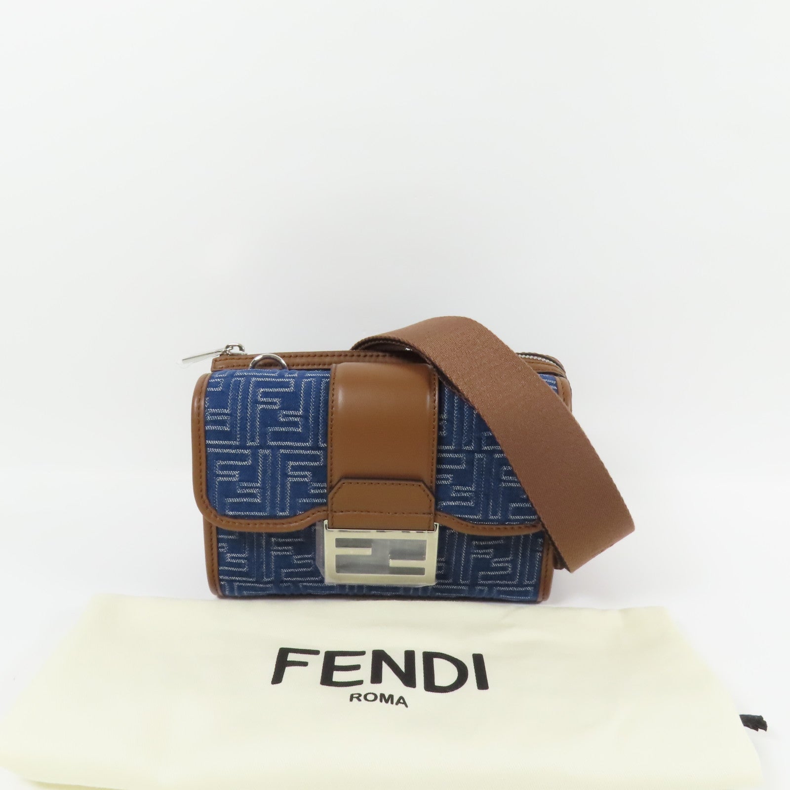 FENDI 帆布Double Baguette銀扣肩背袋藍色/棕色