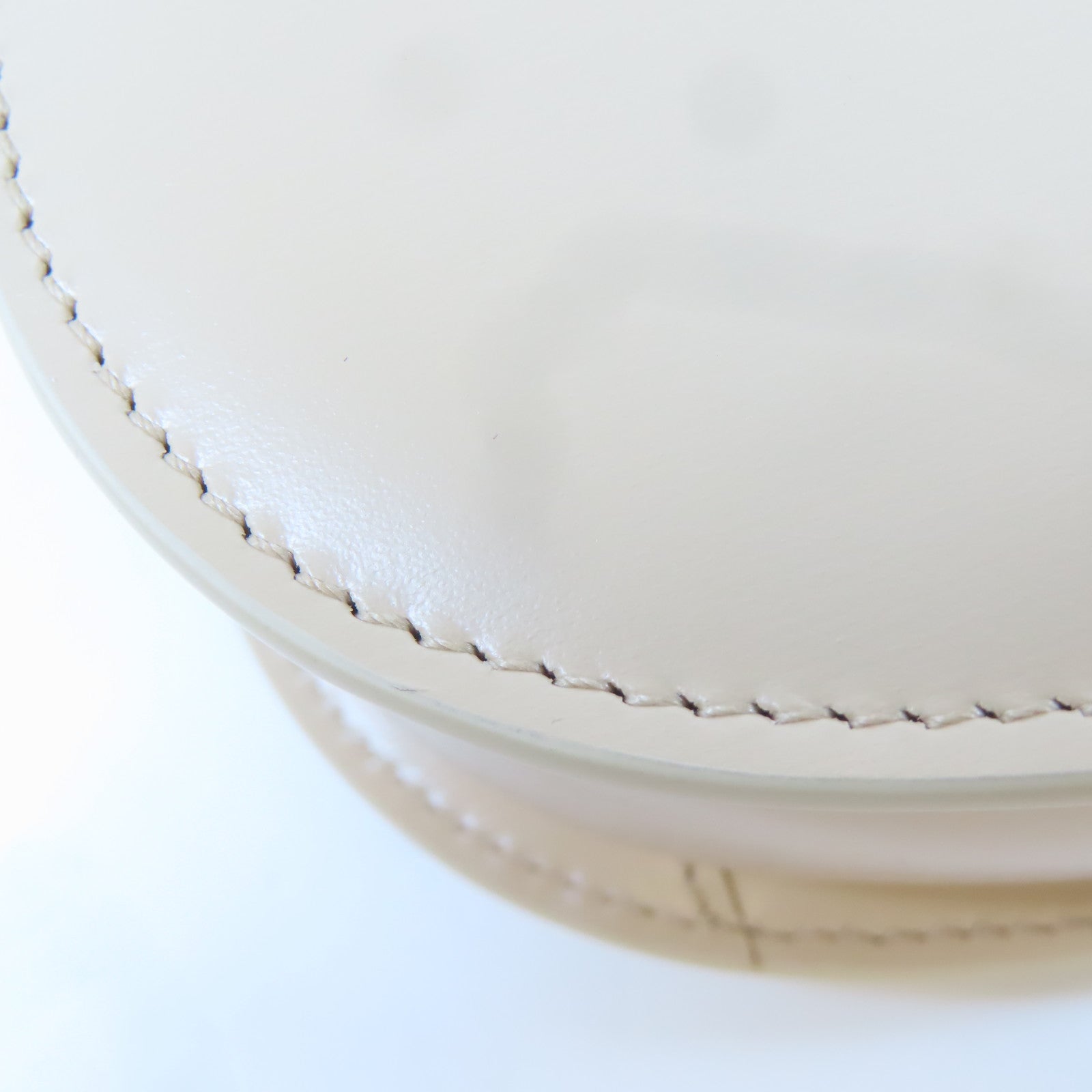 CELINE 【激減優惠】牛皮皮革Besace Clea金扣手挽肩背兩用袋米色