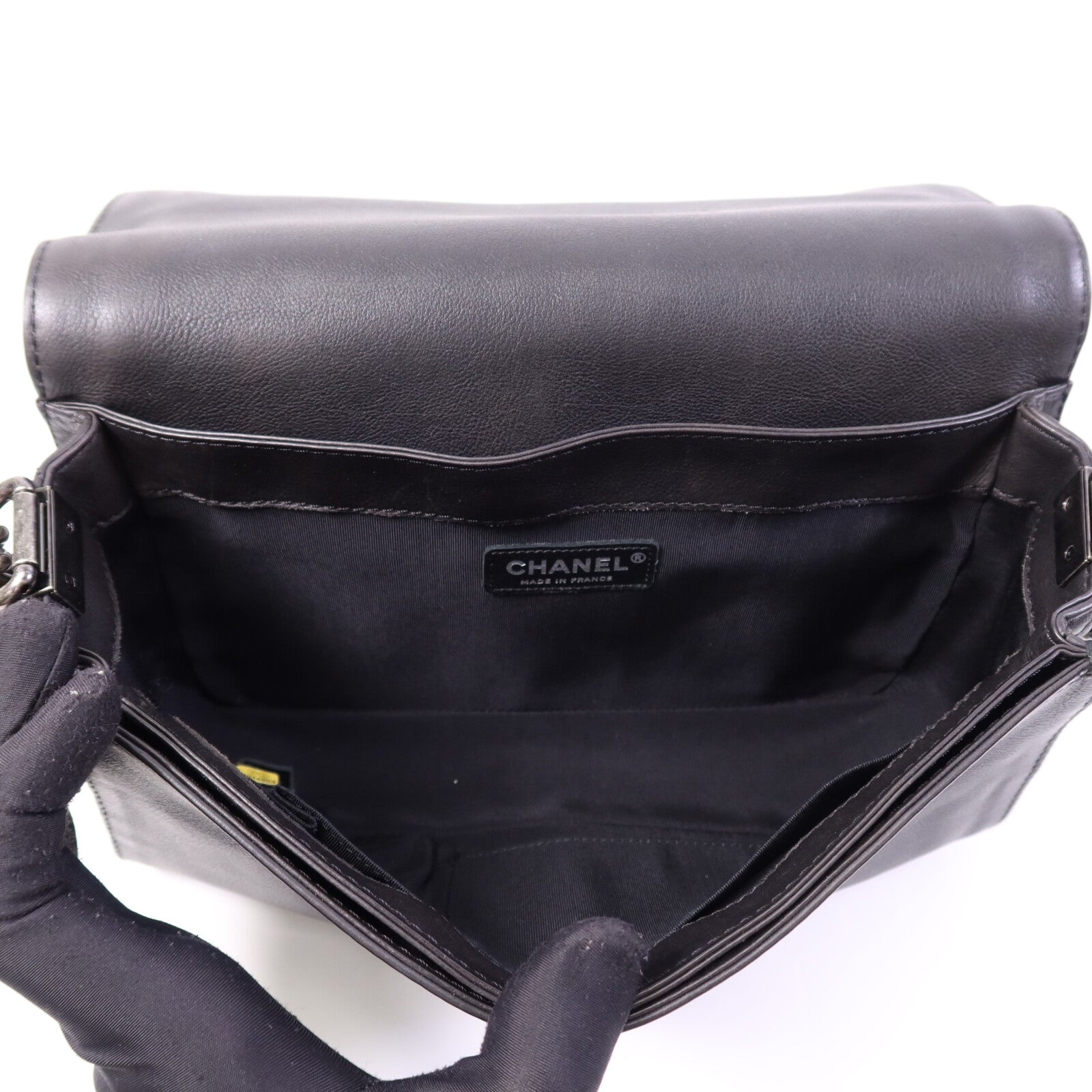 CHANEL 牛皮皮革Boy 28銀扣鏈帶肩背袋