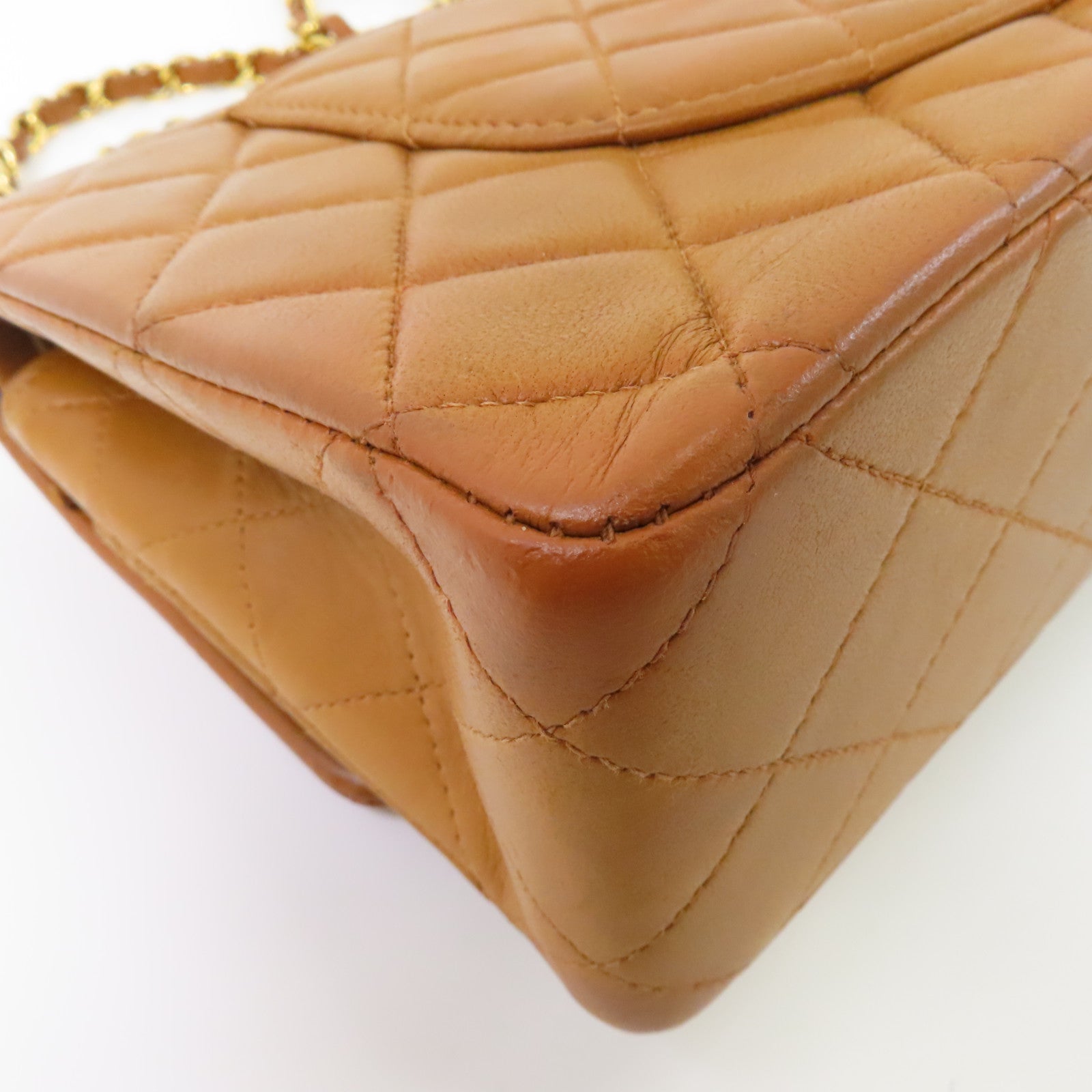CHANEL 菱格牛皮皮革Classic金扣鏈帶肩背袋棕色