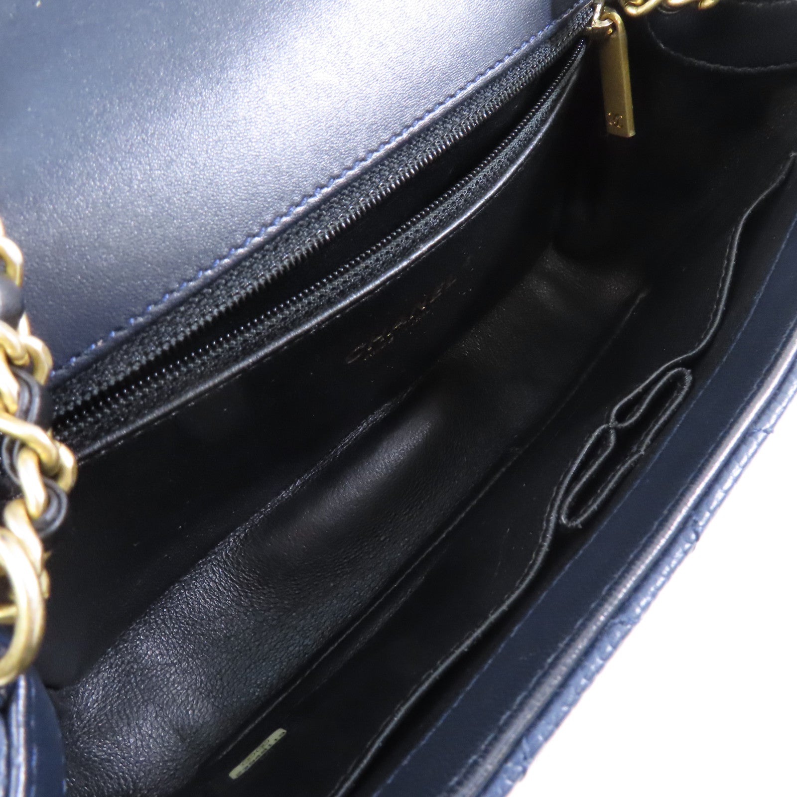 CHANEL 菱格牛皮皮革Chain Shoulder金扣鏈帶肩背袋深藍色/黑色