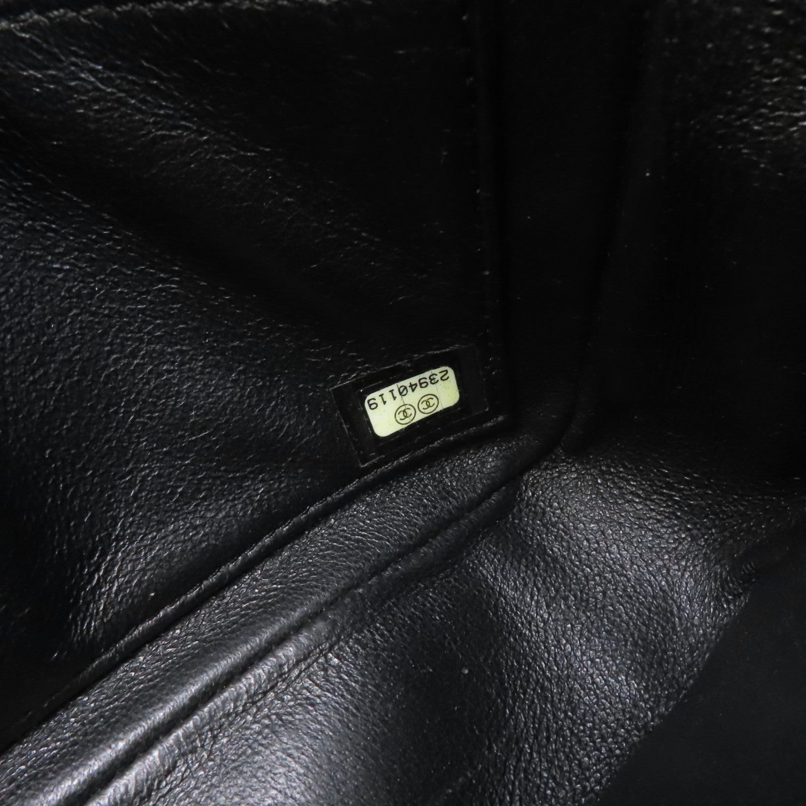 CHANEL 菱格牛皮皮革Chain Shoulder金扣鏈帶肩背袋深藍色/黑色