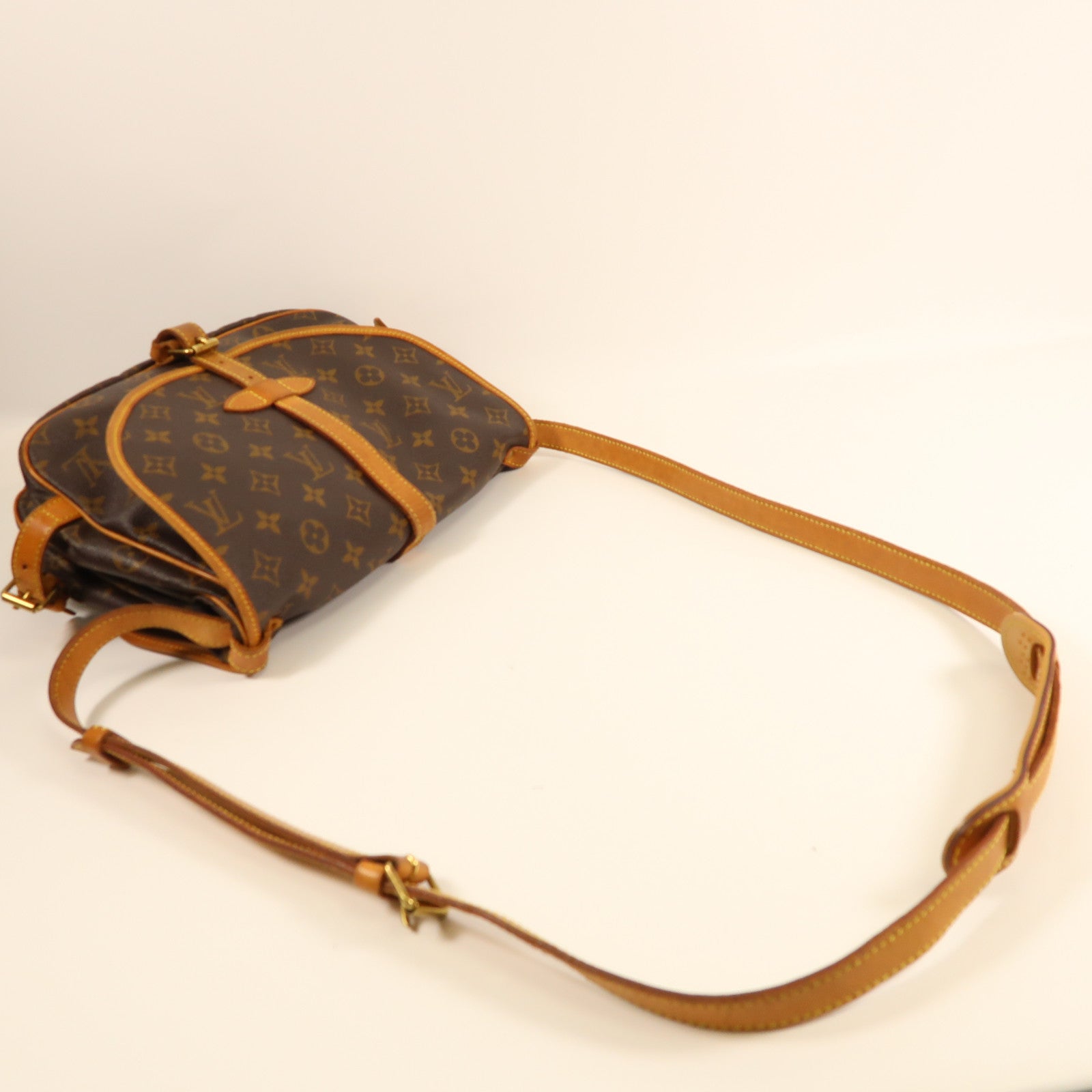 LOUIS VUITTON Monogram Saumur 30 金扣肩背袋