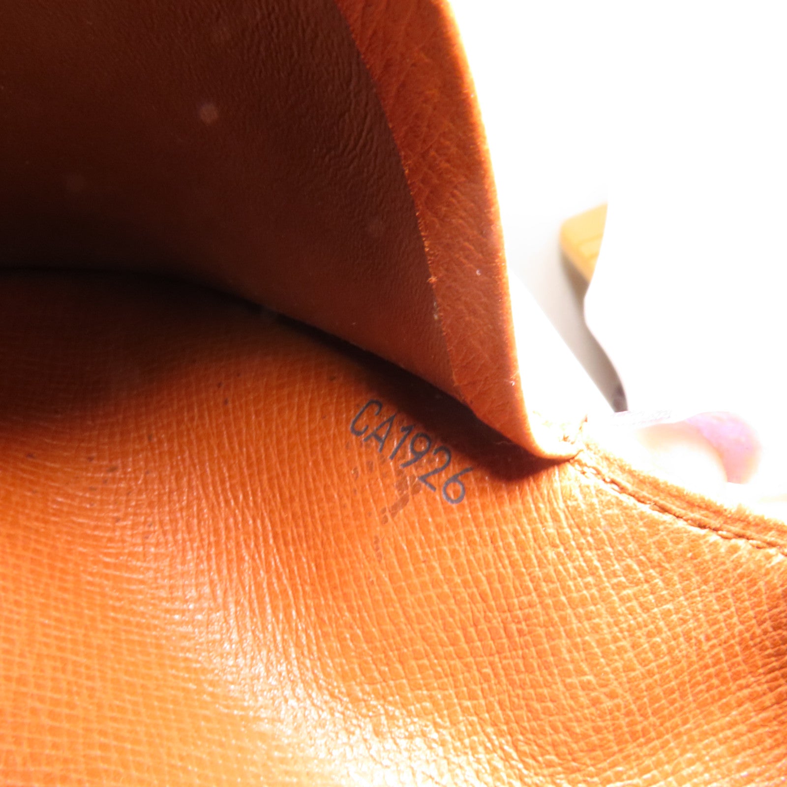 LOUIS VUITTON Monogram Porte Monnaie Billets 金扣錢包