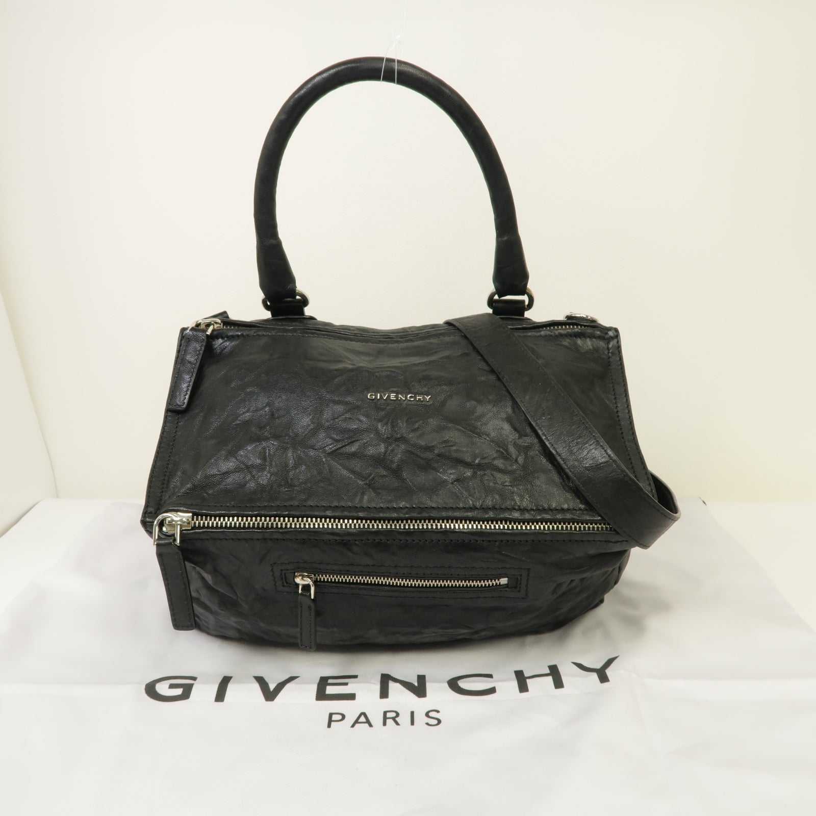 GIVENCHY 皮革Pandora銀扣手挽肩背兩用袋黒色
