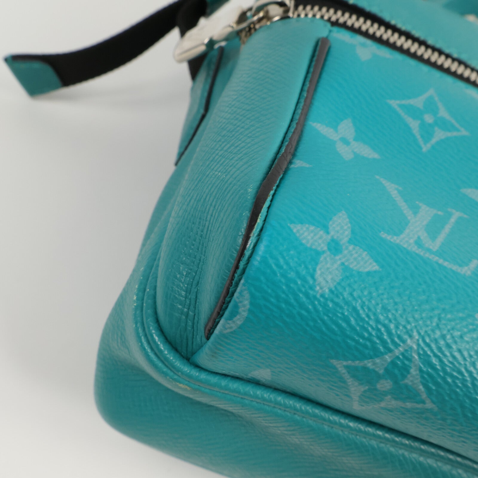 LOUIS VUITTON Taiga/Monogram Eclipse Outdoor Messenger PM 肩背袋