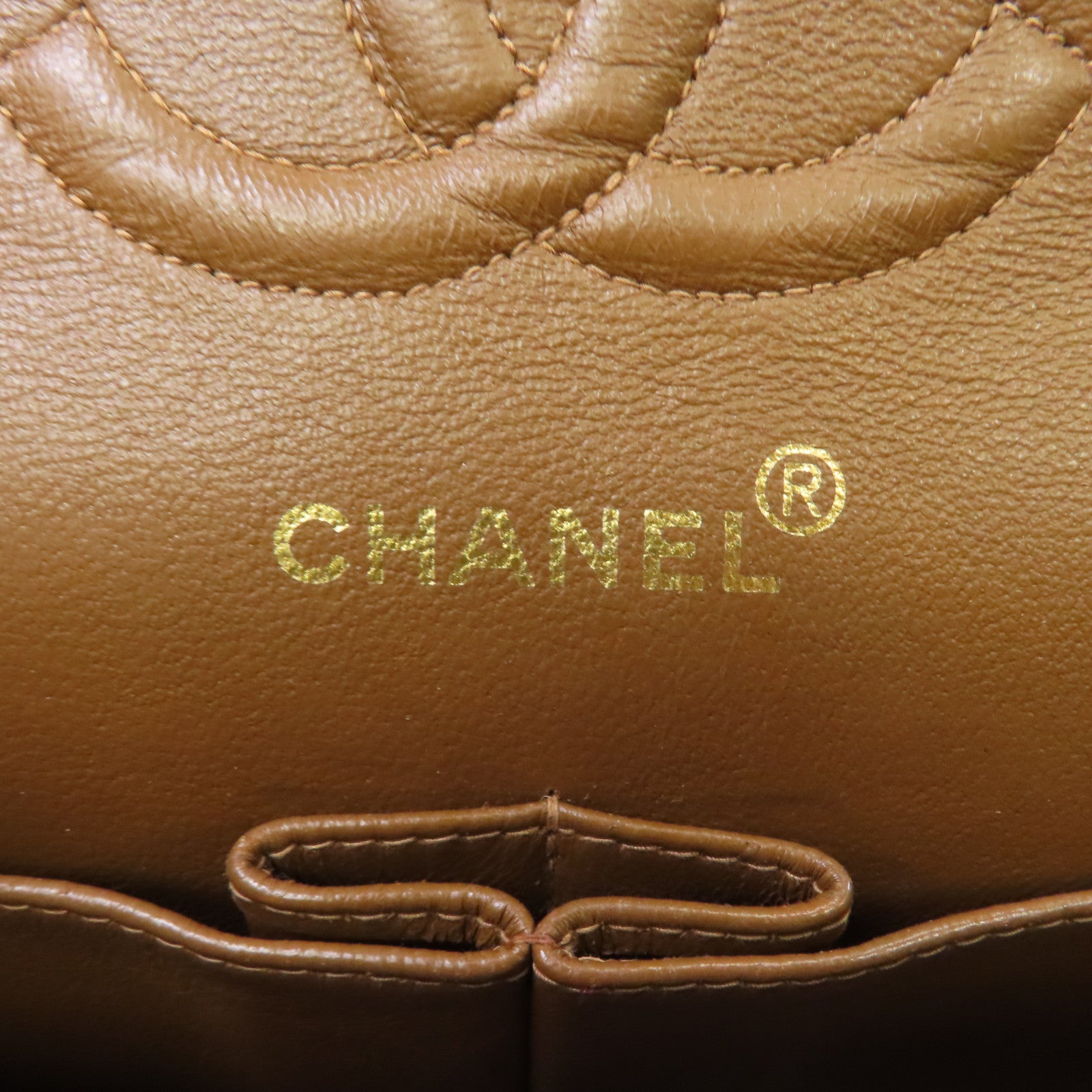 CHANEL 菱格牛皮皮革Classic金扣鏈帶肩背袋棕色