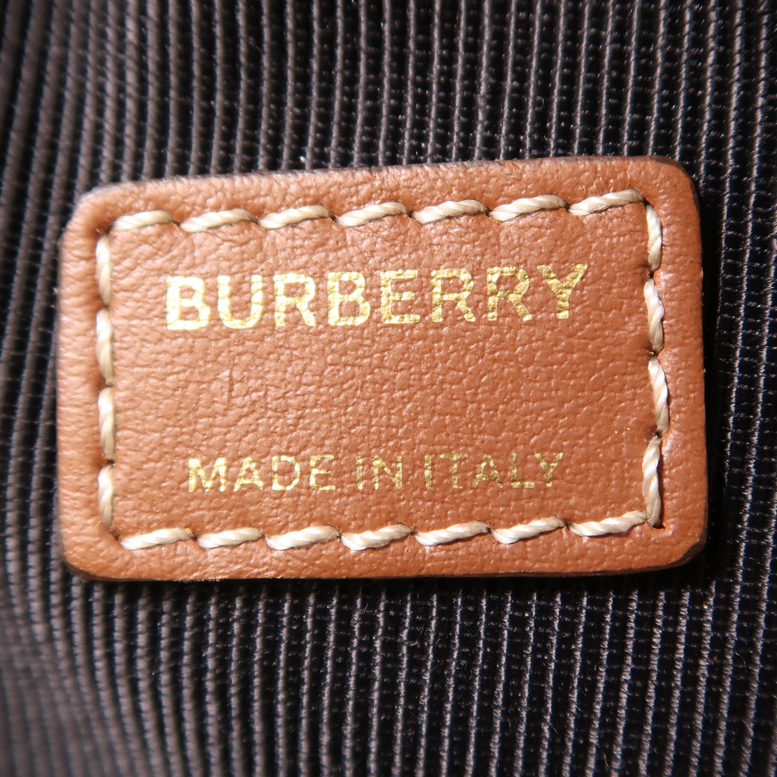 BURBERRY 帆布Shoulder Bag金扣肩背袋