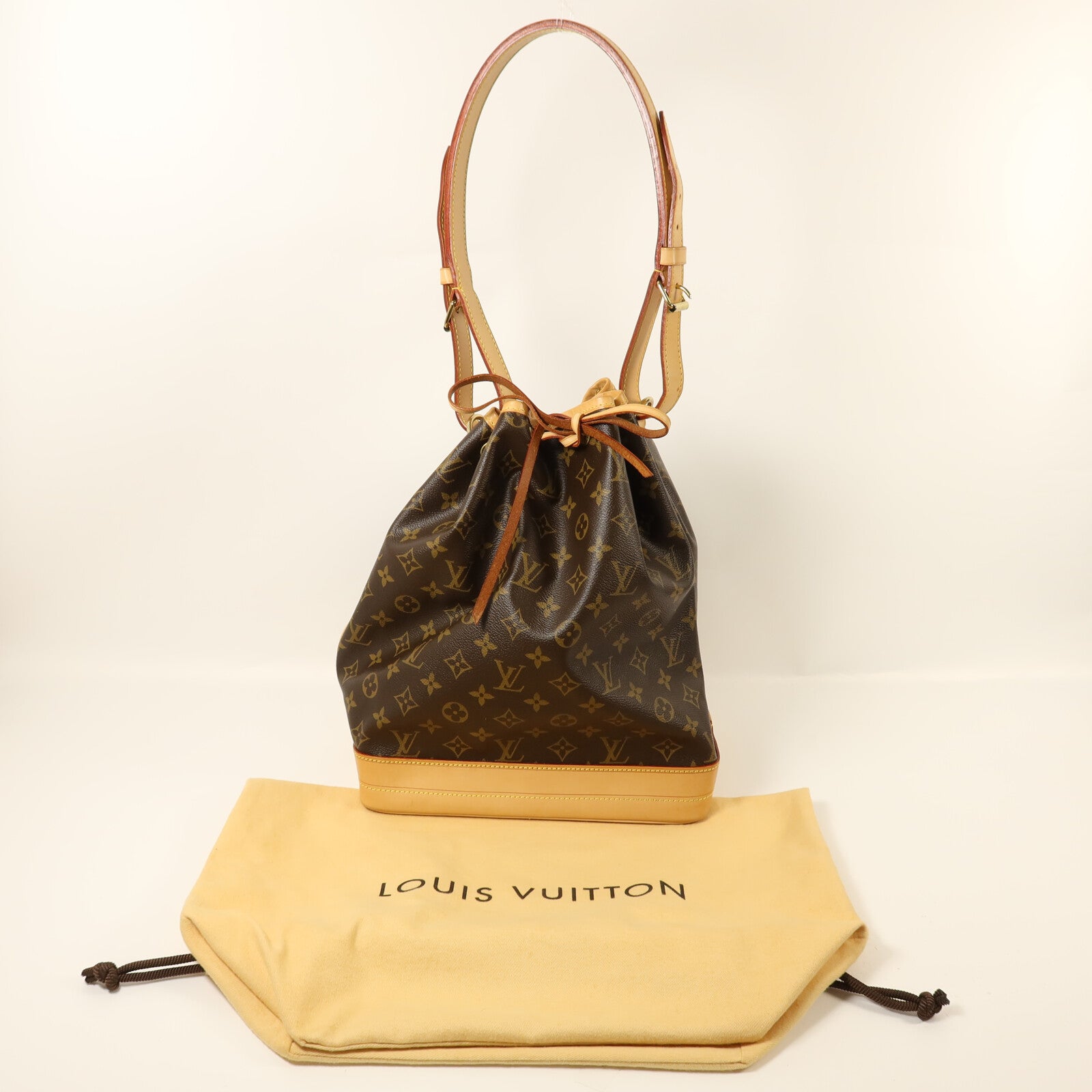LOUIS VUITTON Monogram Noe Bucket Bag金扣肩背袋