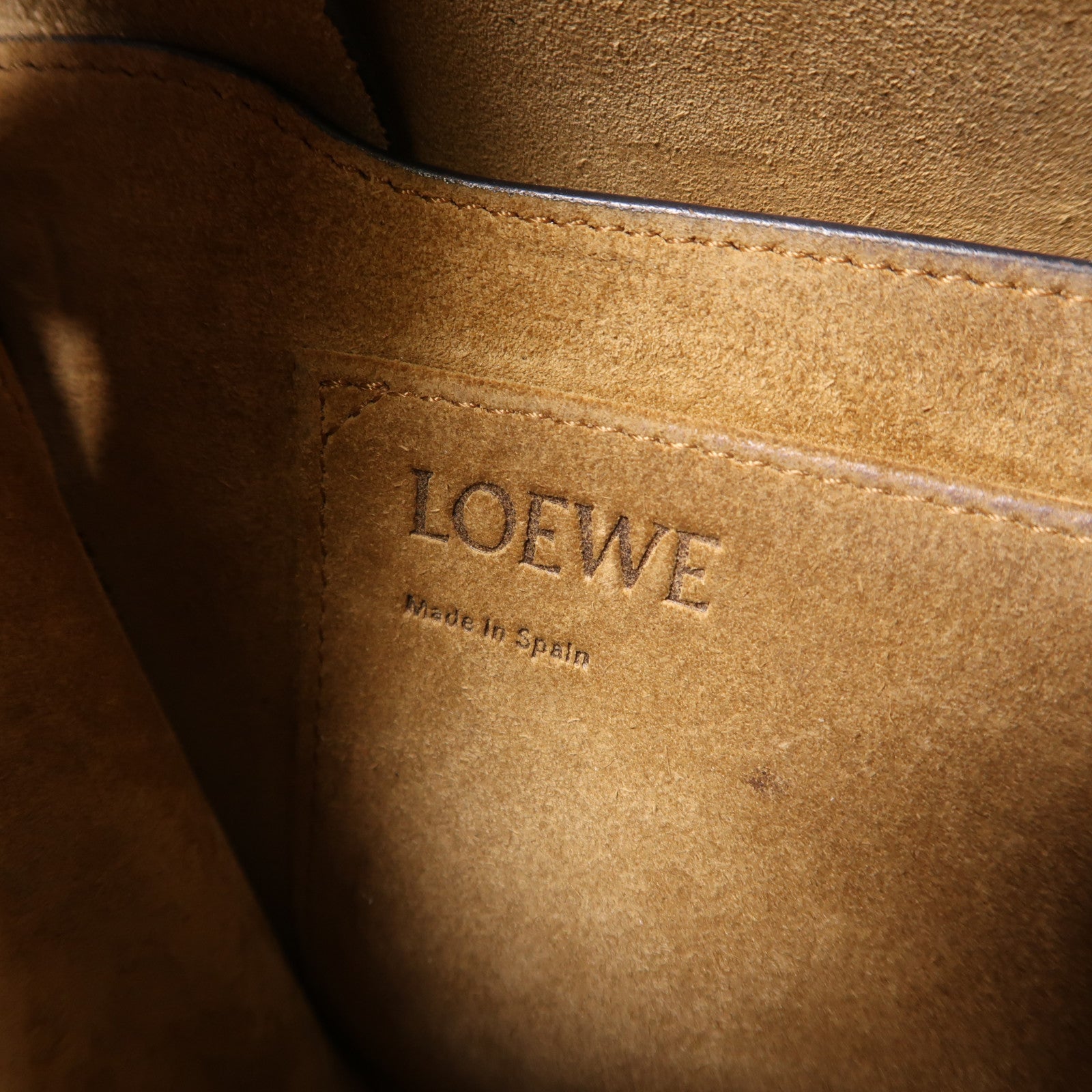 LOEWE 牛皮皮革Gate金扣肩背袋