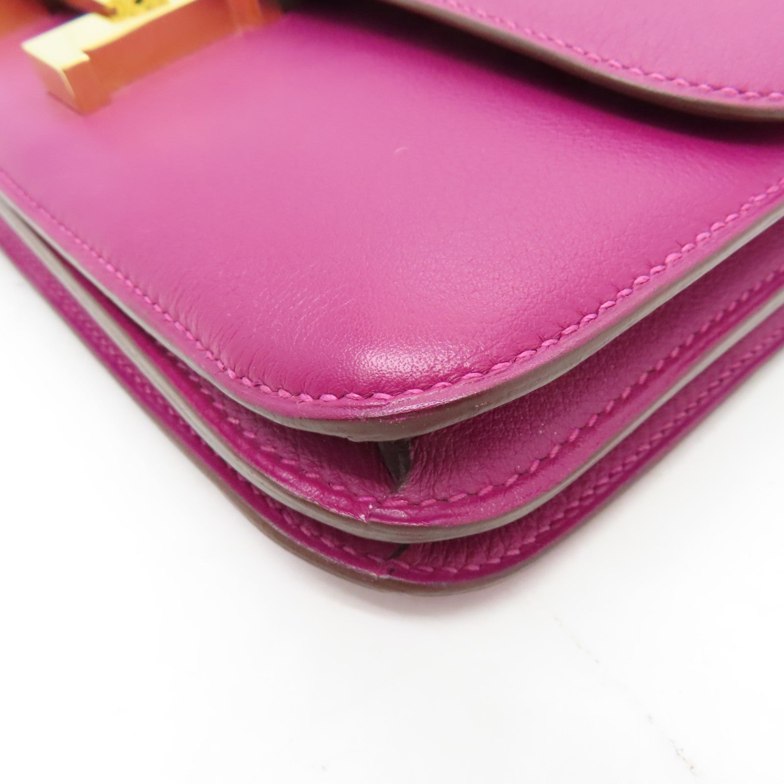 ✨スプリングセール⤵️✨エルメス✨新品・未使用　赤×濃紺　H柄✨ HERMES 【清倉大減價】Swift皮革Constance Elan金扣肩背袋Tosca
