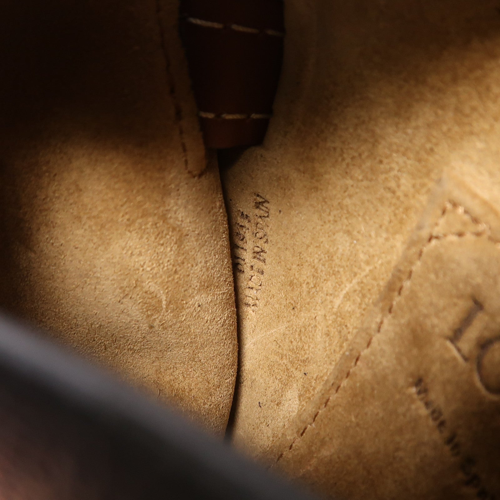 LOEWE 牛皮皮革Gate金扣肩背袋