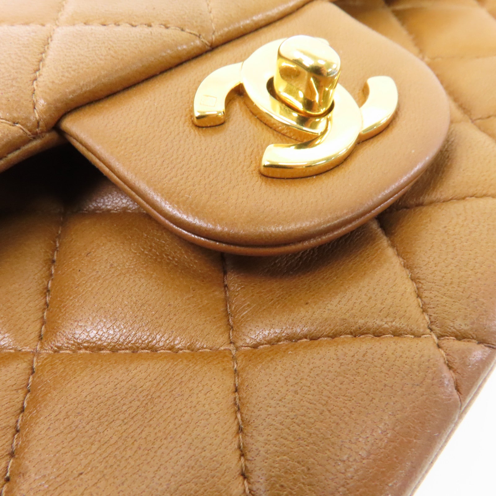 CHANEL 菱格牛皮皮革Classic金扣鏈帶肩背袋棕色
