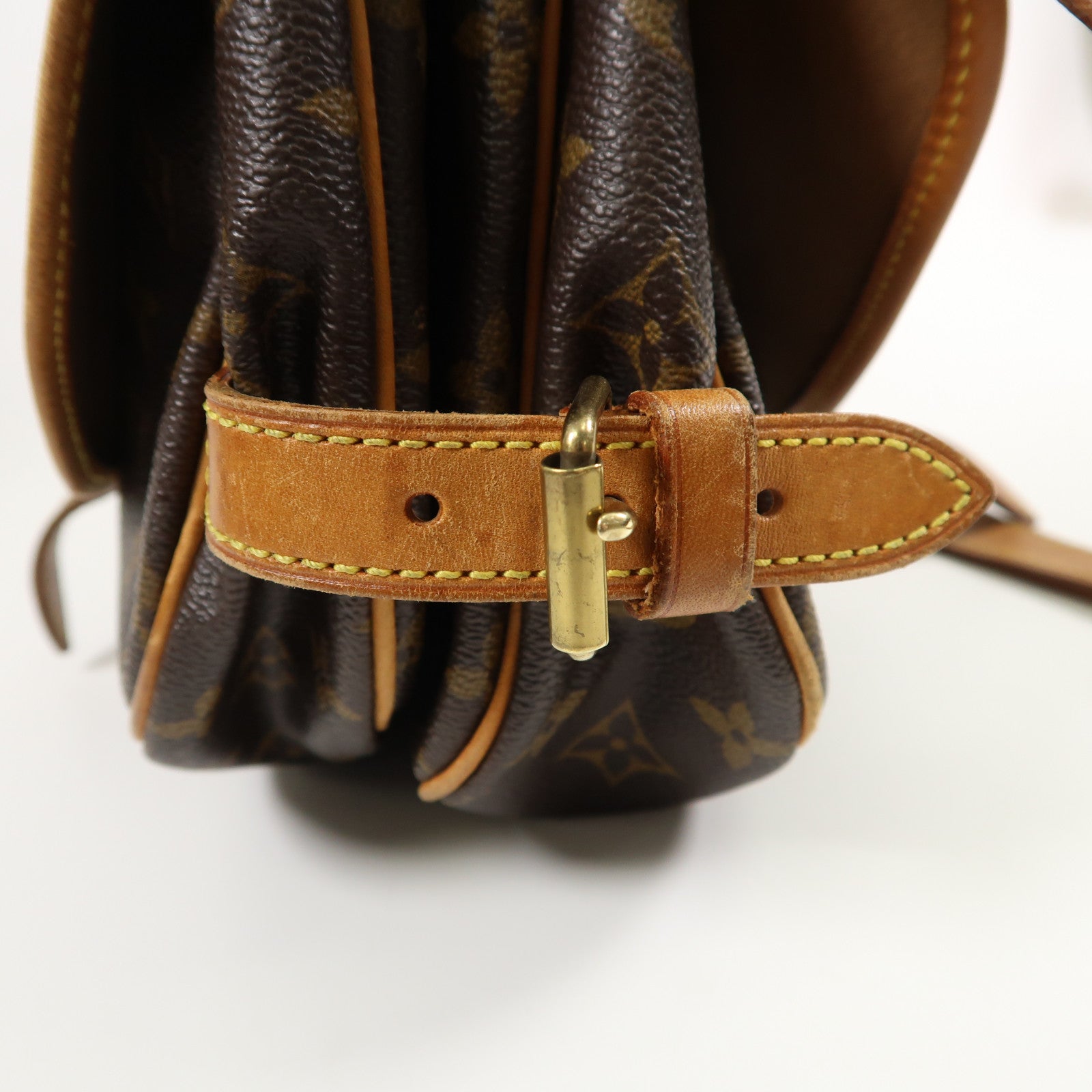 LOUIS VUITTON Monogram Saumur 30 金扣肩背袋