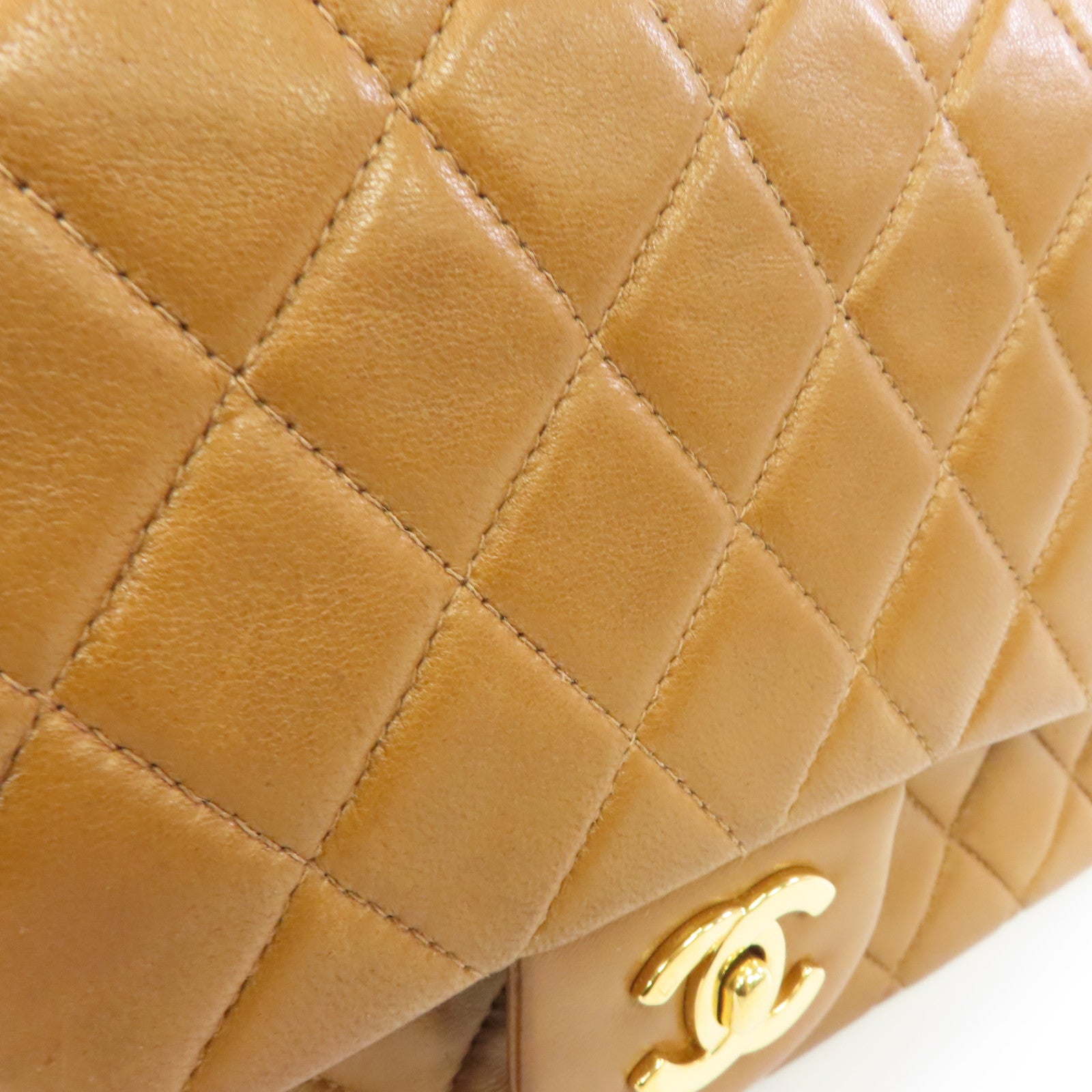 CHANEL 菱格牛皮皮革Classic金扣鏈帶肩背袋棕色