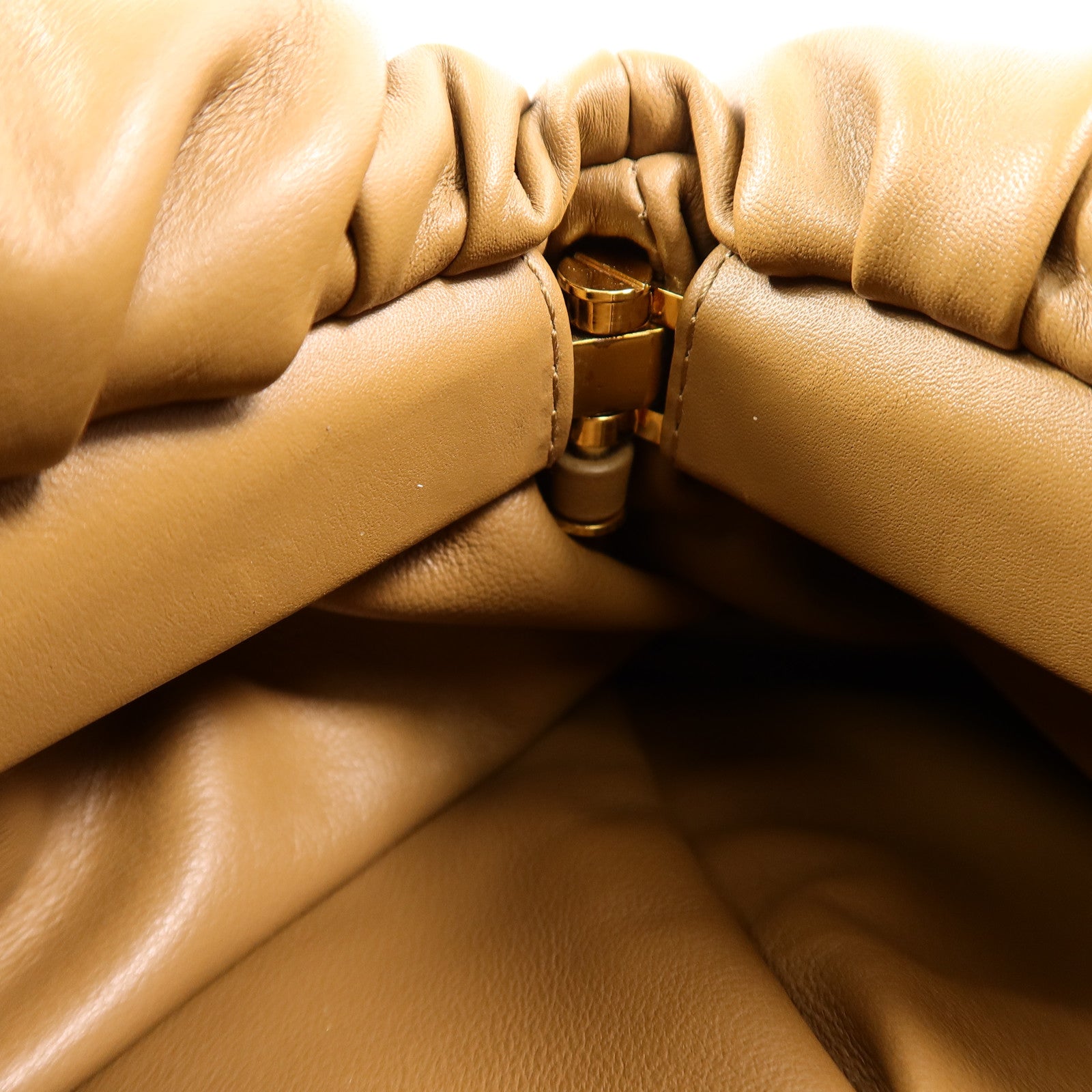 BOTTEGA VENETA 牛皮皮革Chain Pouch鏈帶肩背袋