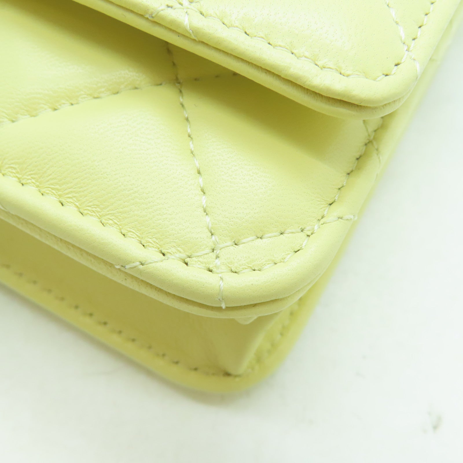 CHANEL **【激減優惠】菱格羊皮皮革Gold Ball Wallet On Chain金扣鏈帶肩背袋黃色