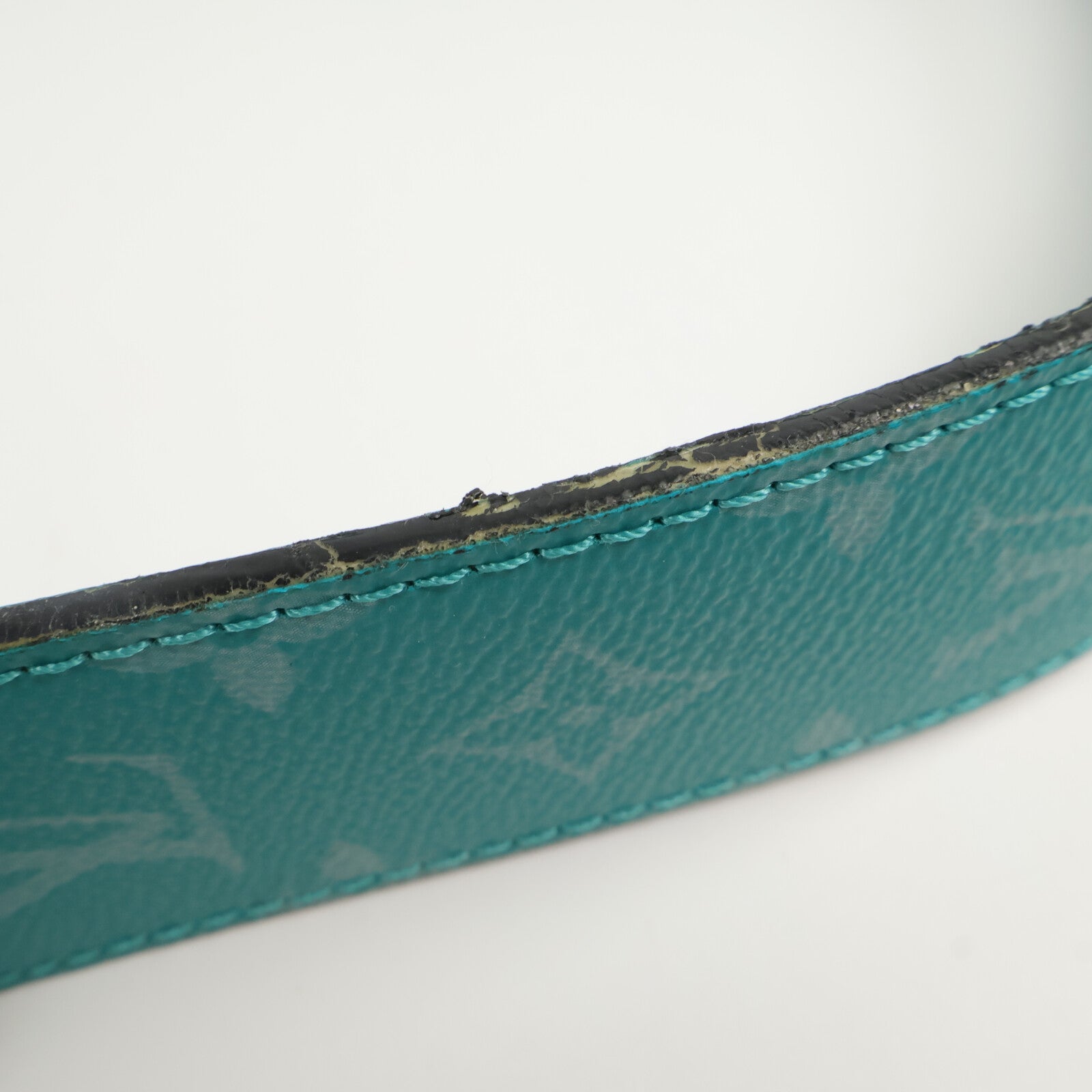 LOUIS VUITTON Taiga/Monogram Eclipse Outdoor Messenger PM 肩背袋
