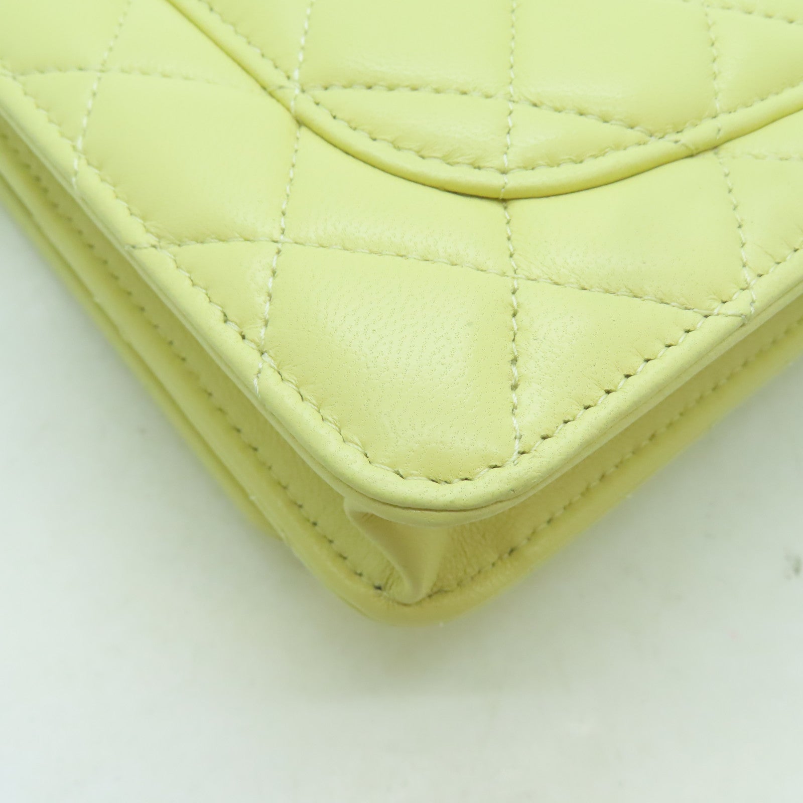 CHANEL **【激減優惠】菱格羊皮皮革Gold Ball Wallet On Chain金扣鏈帶肩背袋黃色