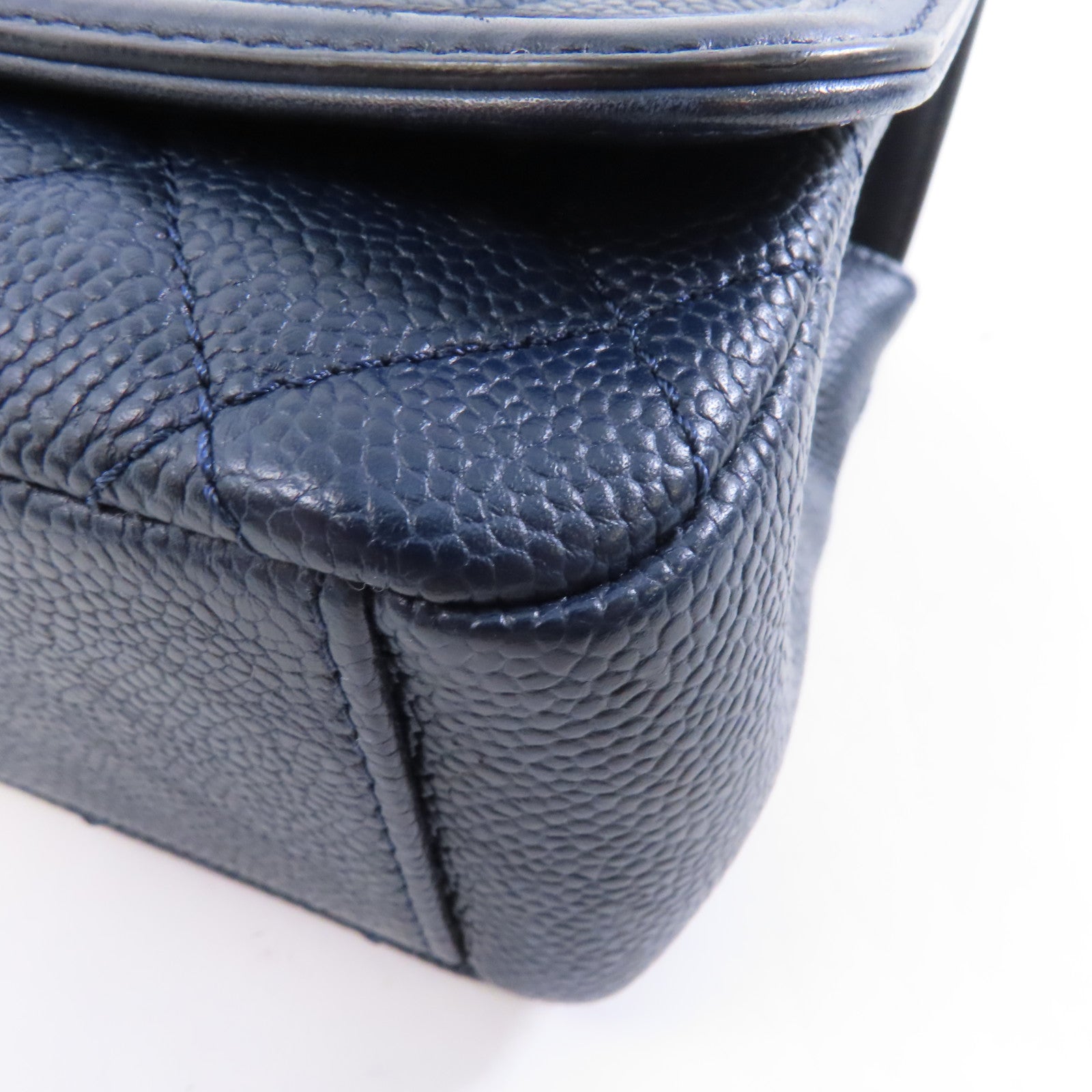 CHANEL 菱格牛皮皮革Chain Shoulder金扣鏈帶肩背袋深藍色