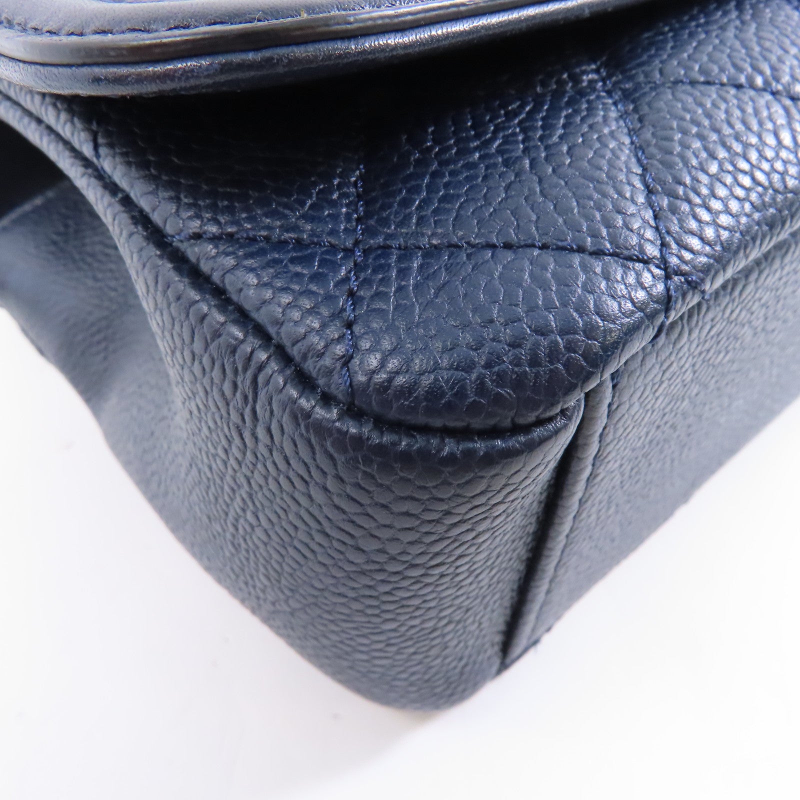 CHANEL 菱格牛皮皮革Chain Shoulder金扣鏈帶肩背袋深藍色