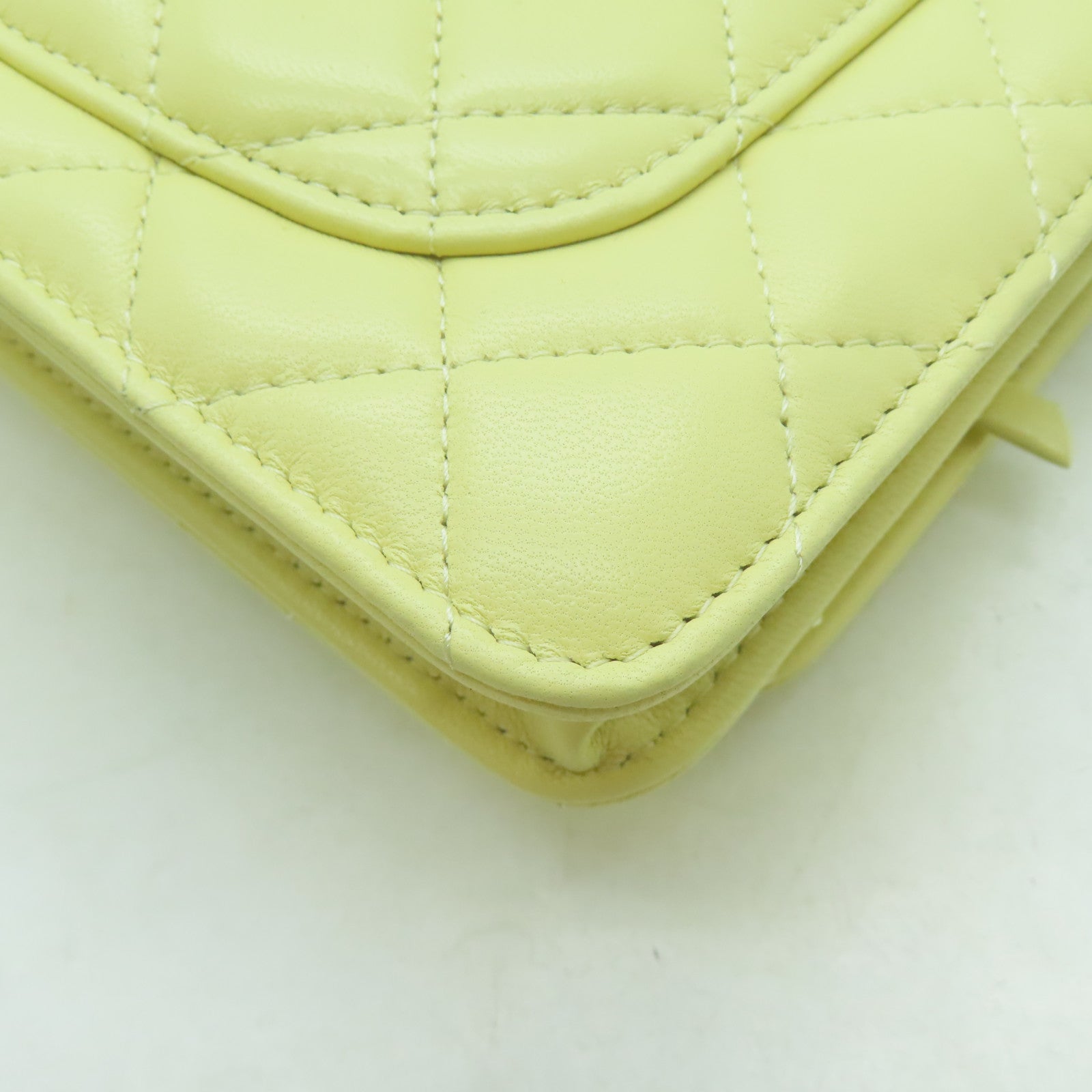 CHANEL **【激減優惠】菱格羊皮皮革Gold Ball Wallet On Chain金扣鏈帶肩背袋黃色