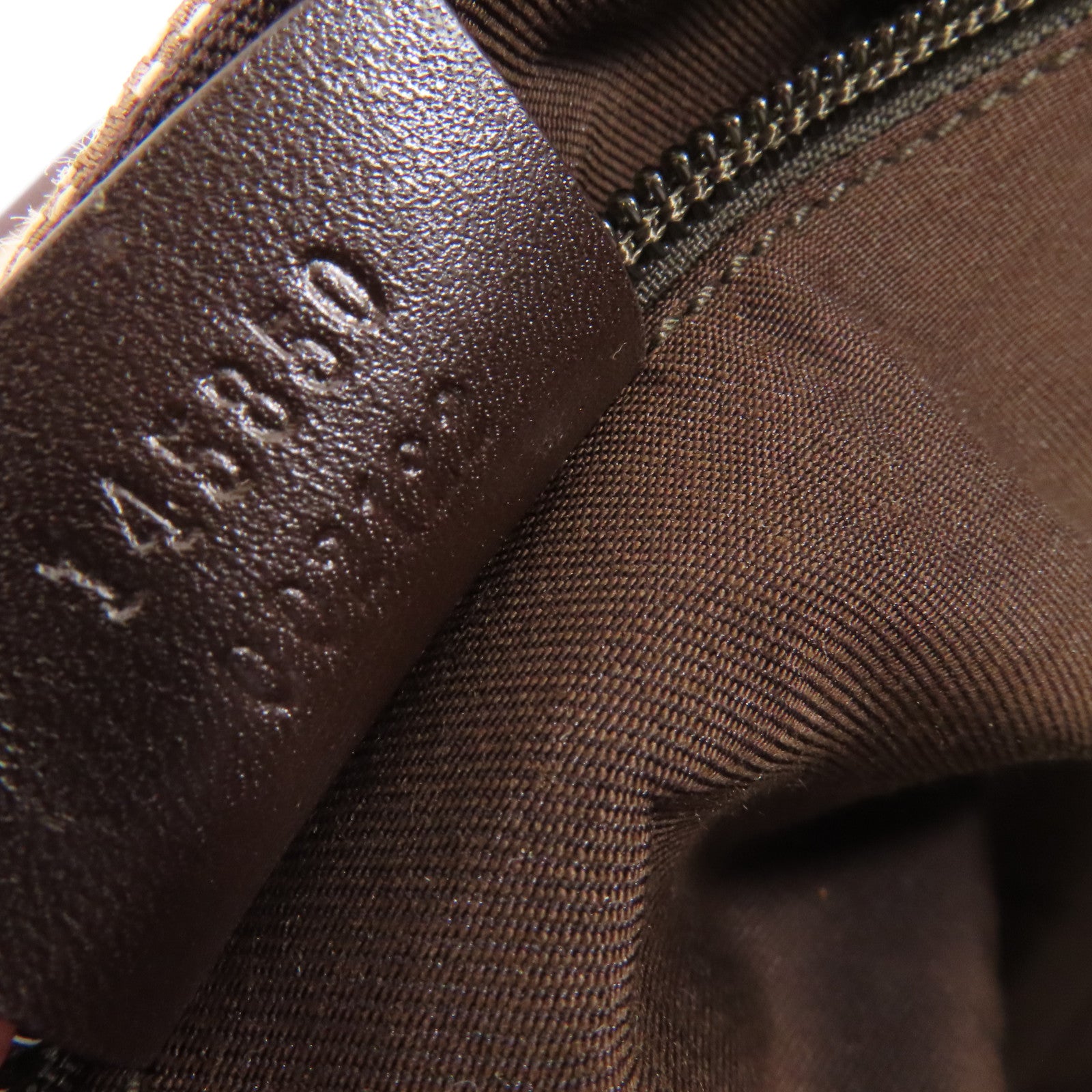 GUCCI 【激減優惠】GG帆布Messenger Bag銀扣肩背袋啡色