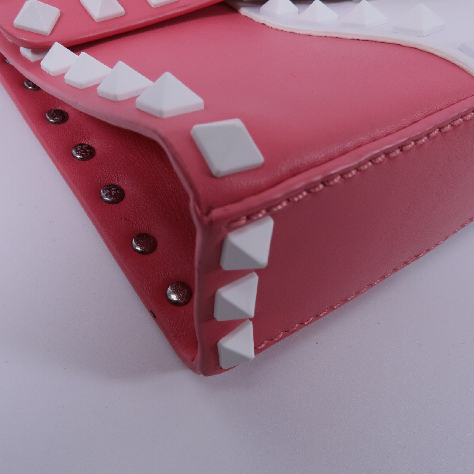 Valentino 牛皮皮革Rockstud肩背袋