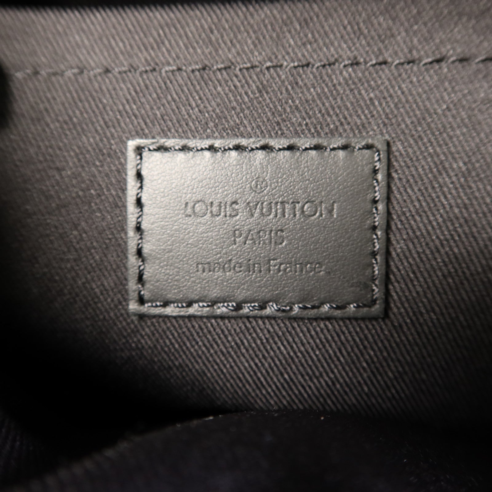 LOUIS VUITTON Taurillon S Lock Messenger手挽肩背兩用袋