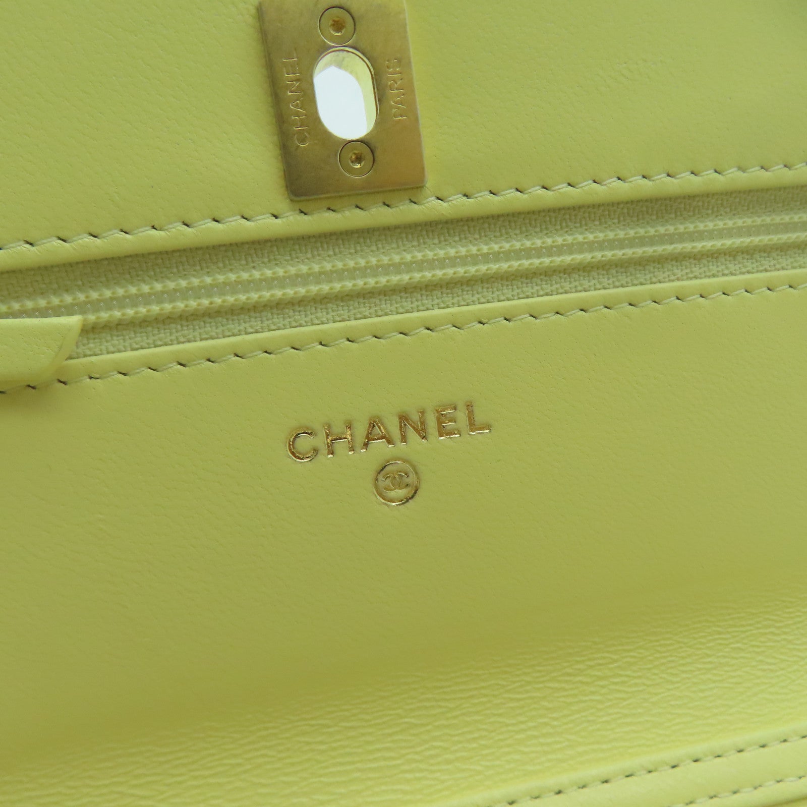 CHANEL **【激減優惠】菱格羊皮皮革Gold Ball Wallet On Chain金扣鏈帶肩背袋黃色