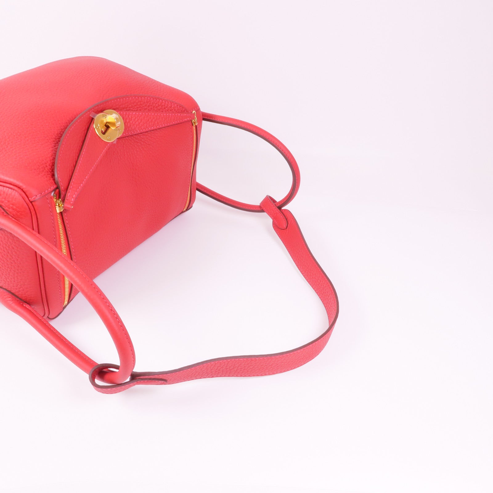 HERMES Clemence皮革Lindy 26金扣手挽肩背兩用袋Vermillon