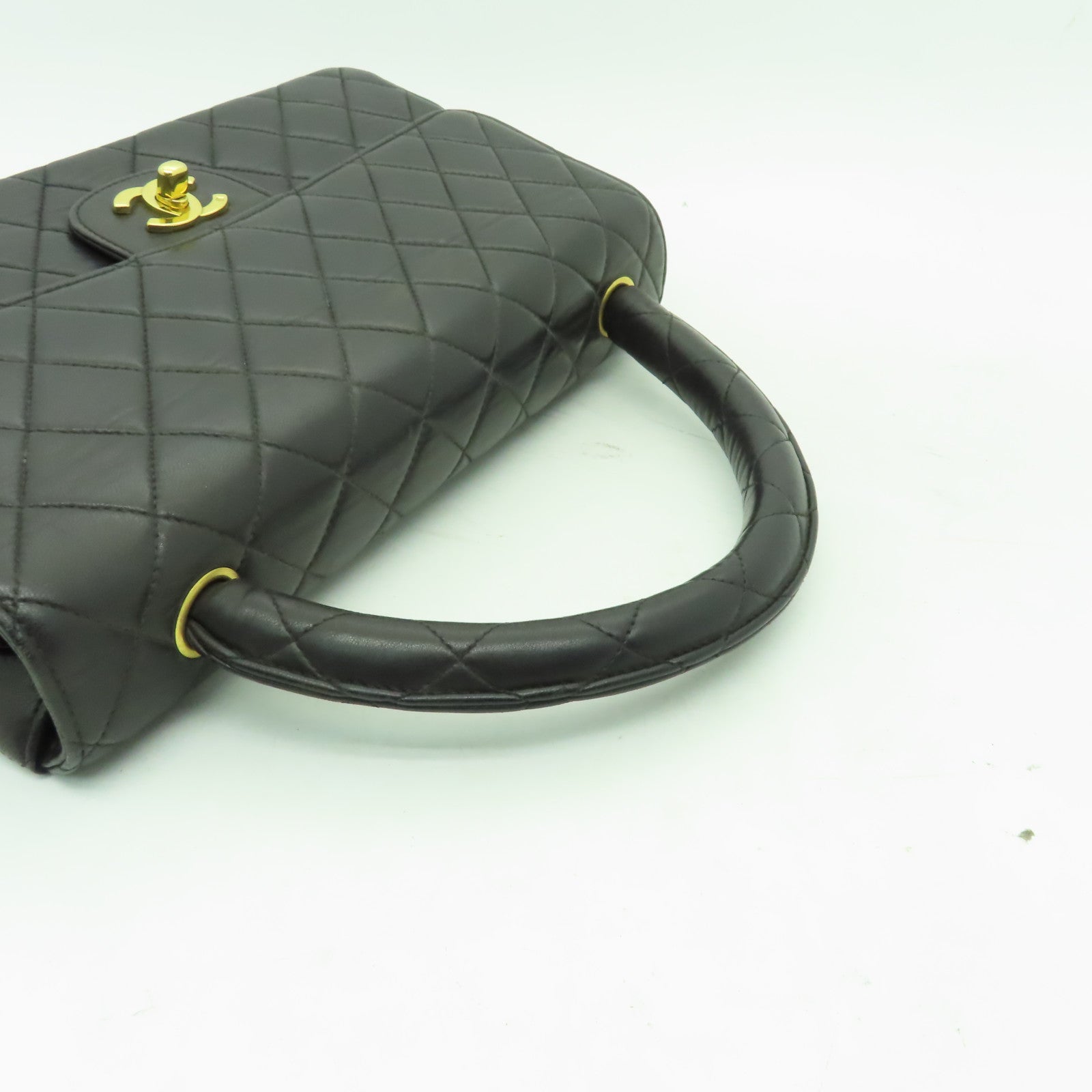 CHANEL **【清倉大減價】菱格羊皮皮革Handbag金扣手挽袋黒色
